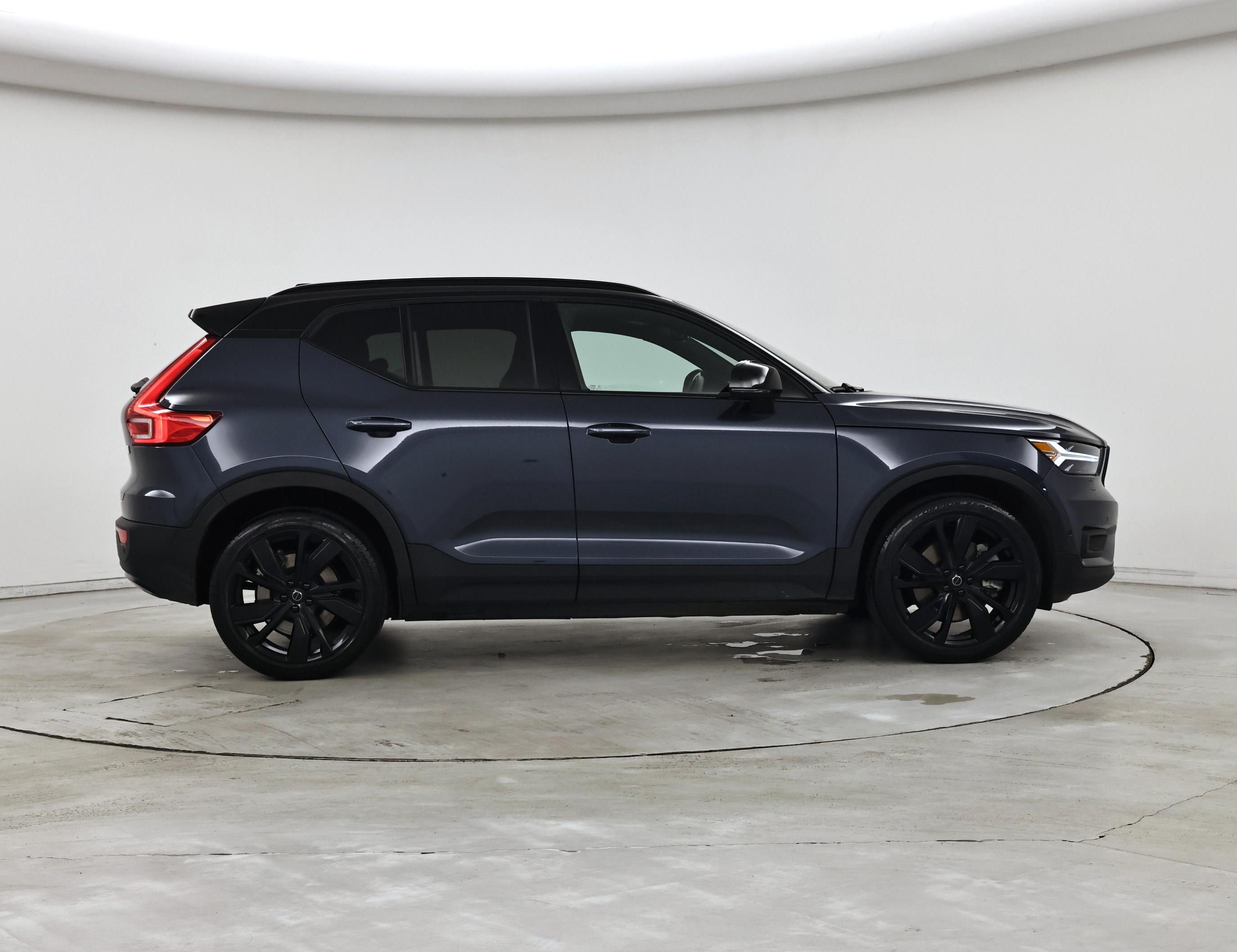 Thumbnail: 2022 Volvo XC40 - 7
