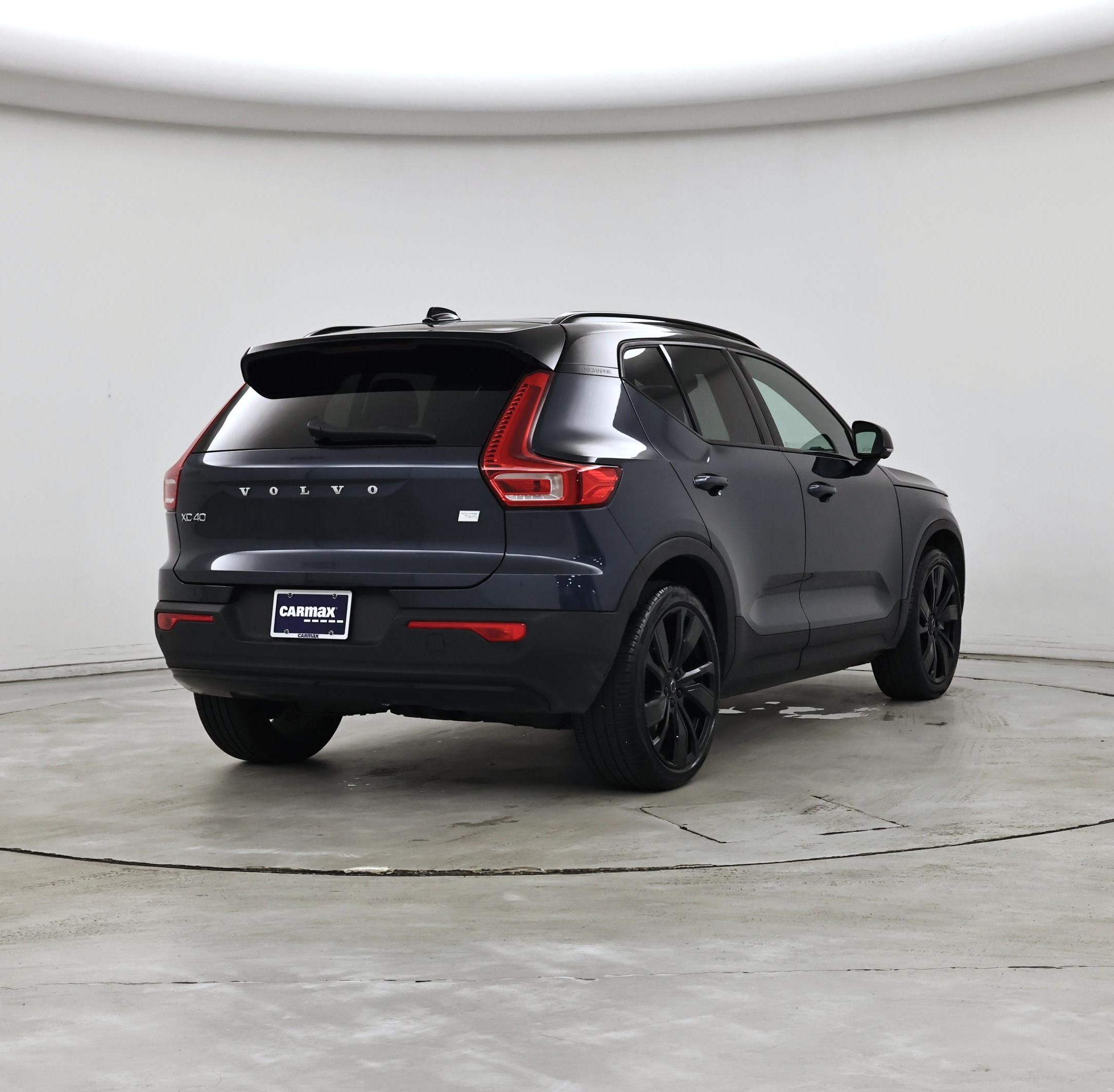 Thumbnail: 2022 Volvo XC40 - 8