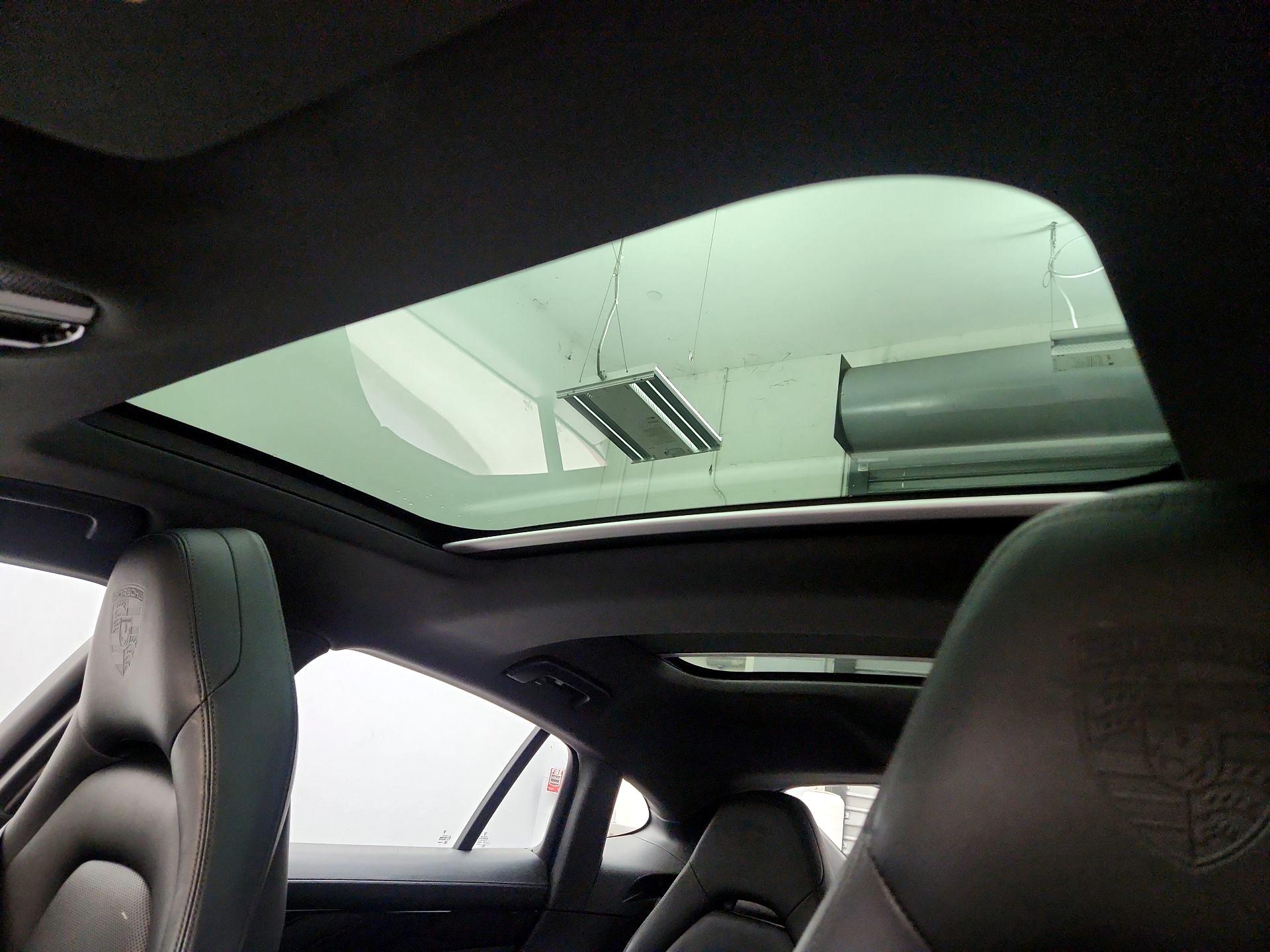 Thumbnail: 2020 Porsche Panamera - 20