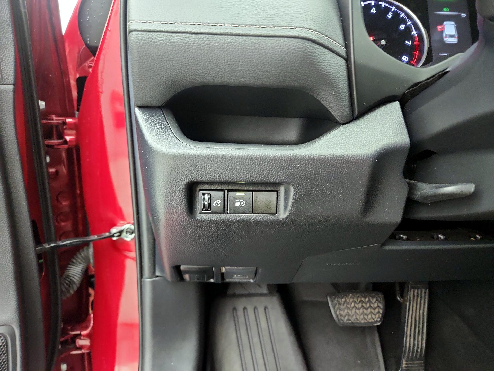 Thumbnail: 2020 Toyota RAV4 - 13