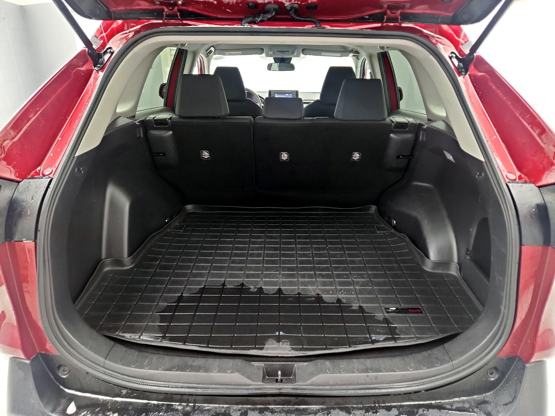 Thumbnail: 2020 Toyota RAV4 - 20