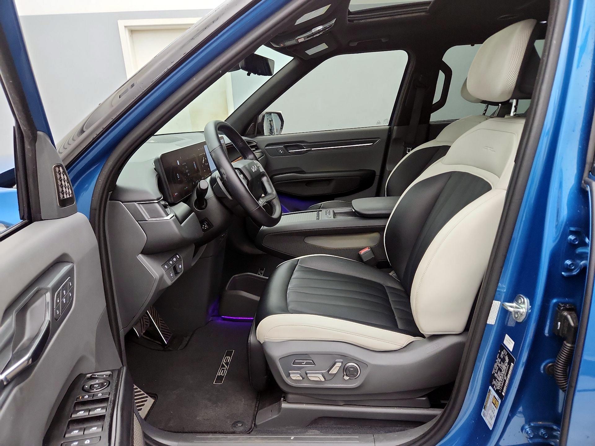 Thumbnail: 2024 Kia EV9 - 11