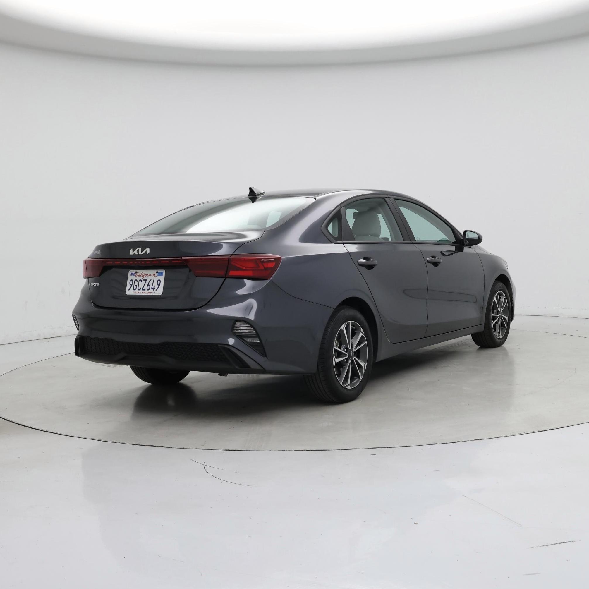 Thumbnail: 2023 Kia Forte - 8