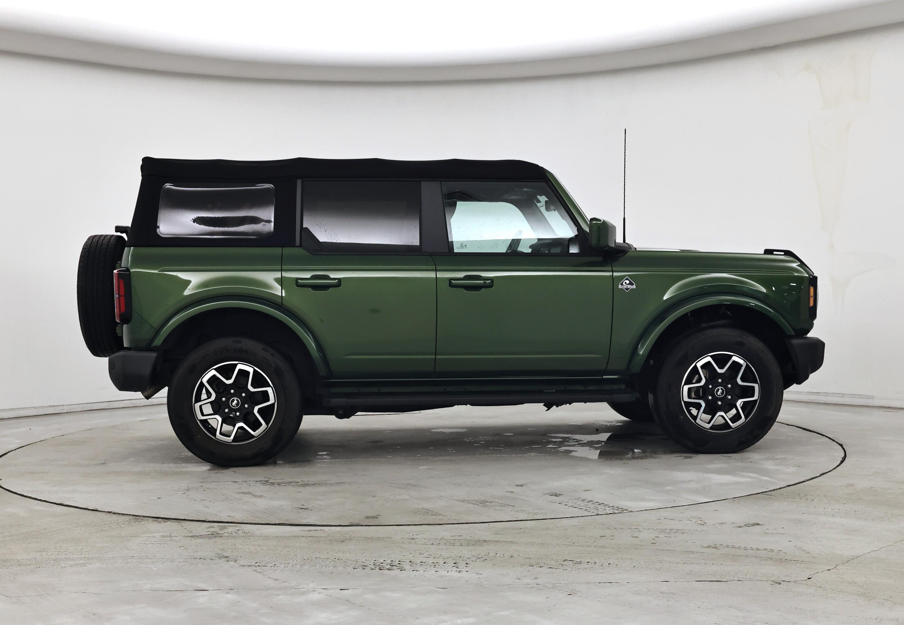 Thumbnail: 2022 Ford Bronco - 7