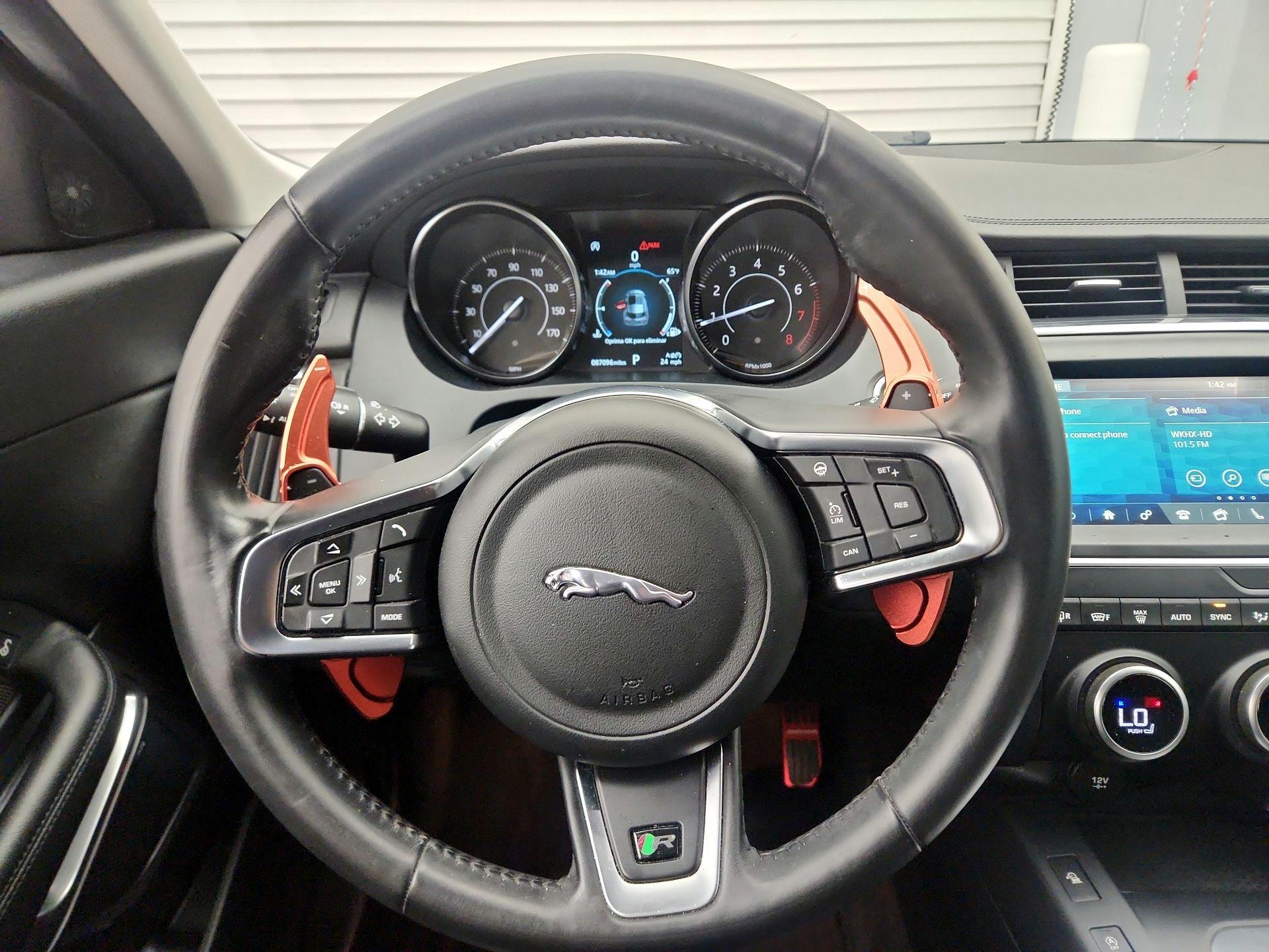 Thumbnail: 2020 Jaguar E-Pace - 10