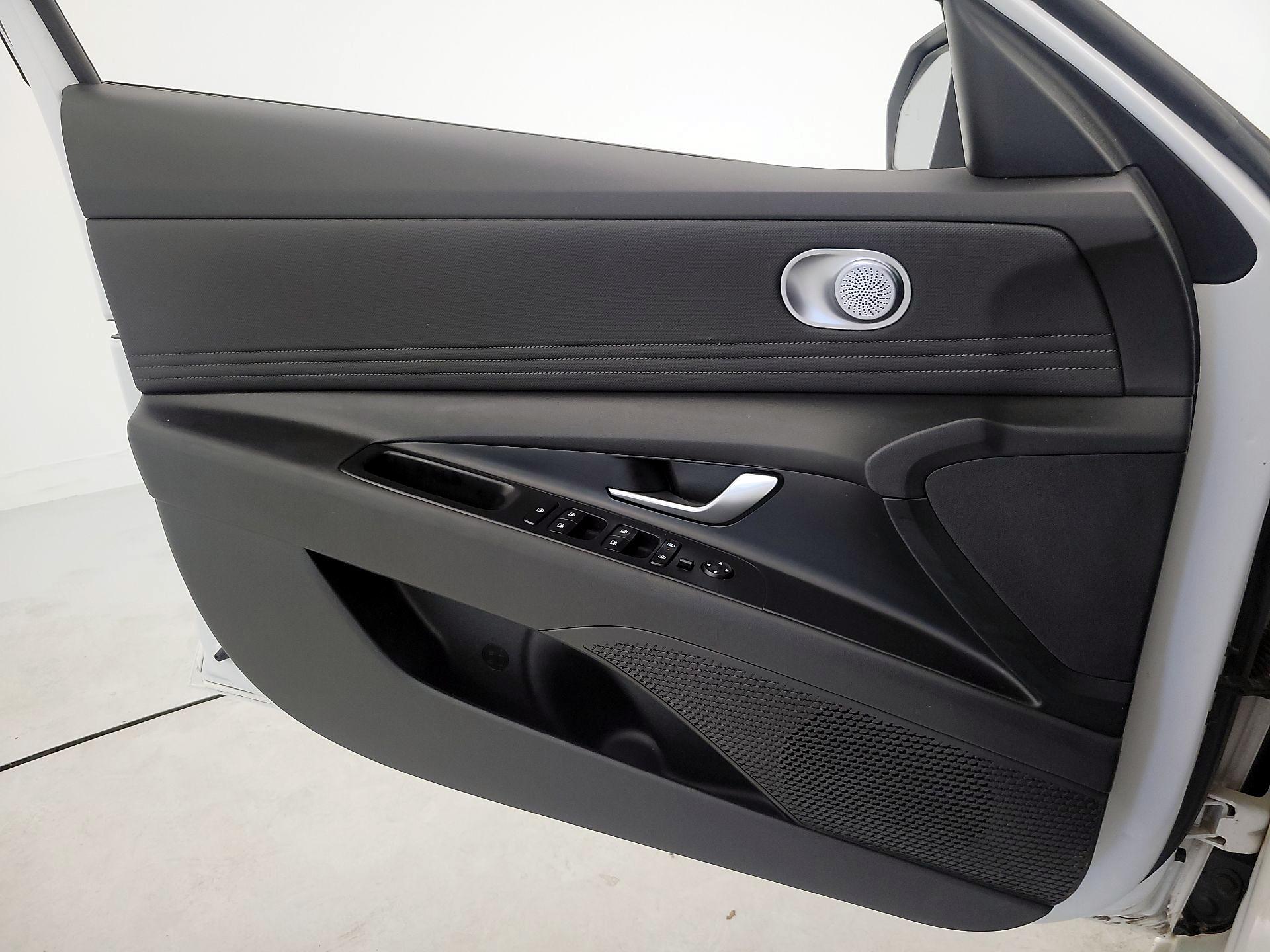 Thumbnail: 2024 Hyundai Elantra - 12