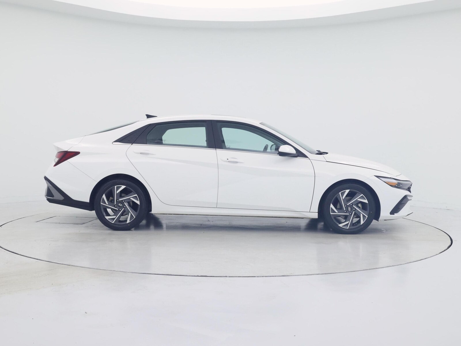 2024 Hyundai Elantra SEL - Photo 8