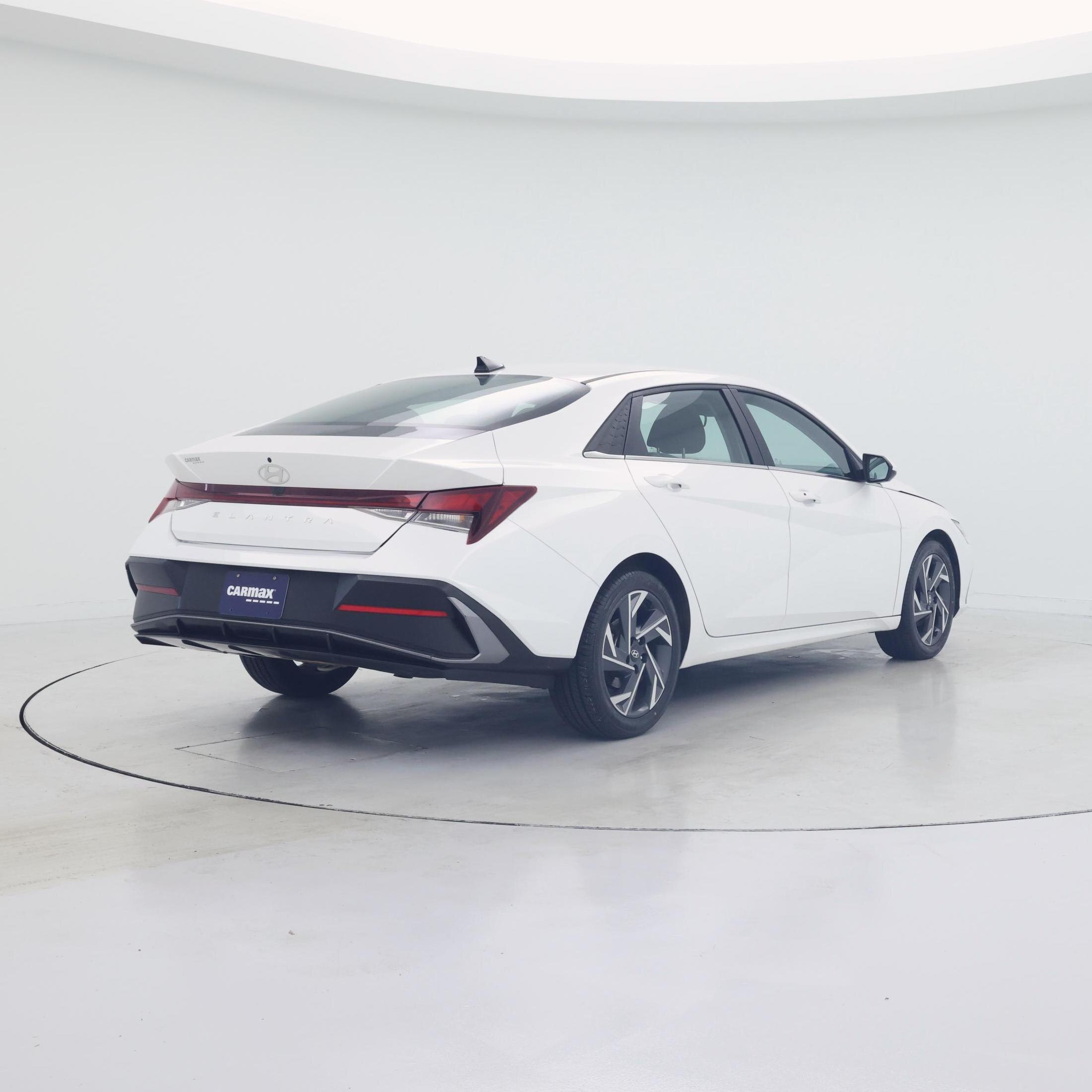 Thumbnail: 2024 Hyundai Elantra - 8