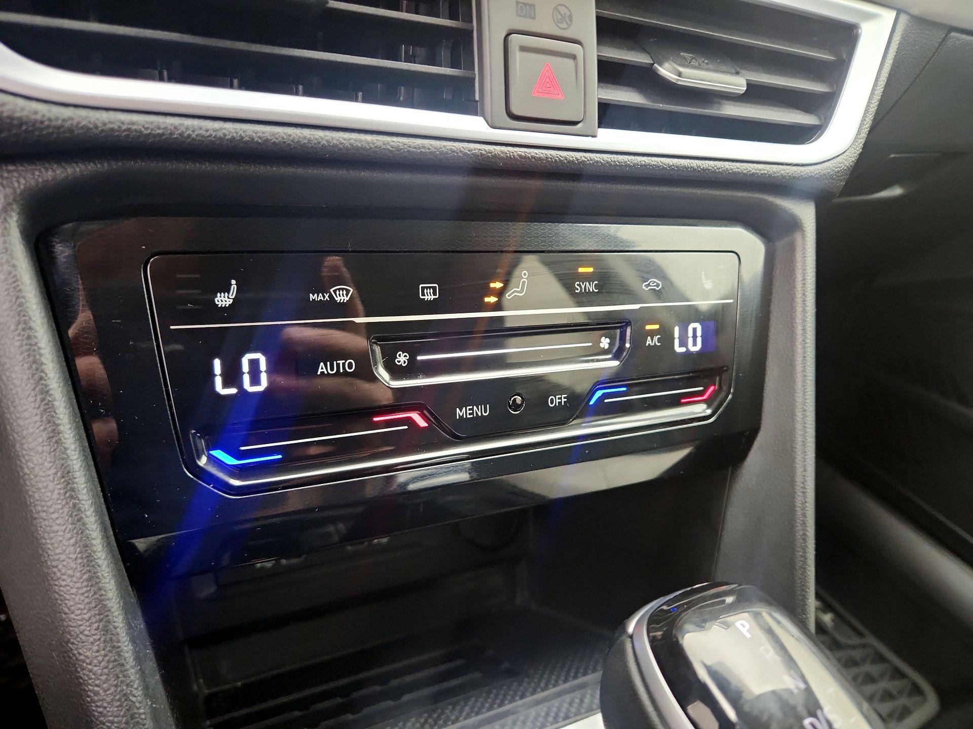 Thumbnail: 2025 Volkswagen Taos - 16