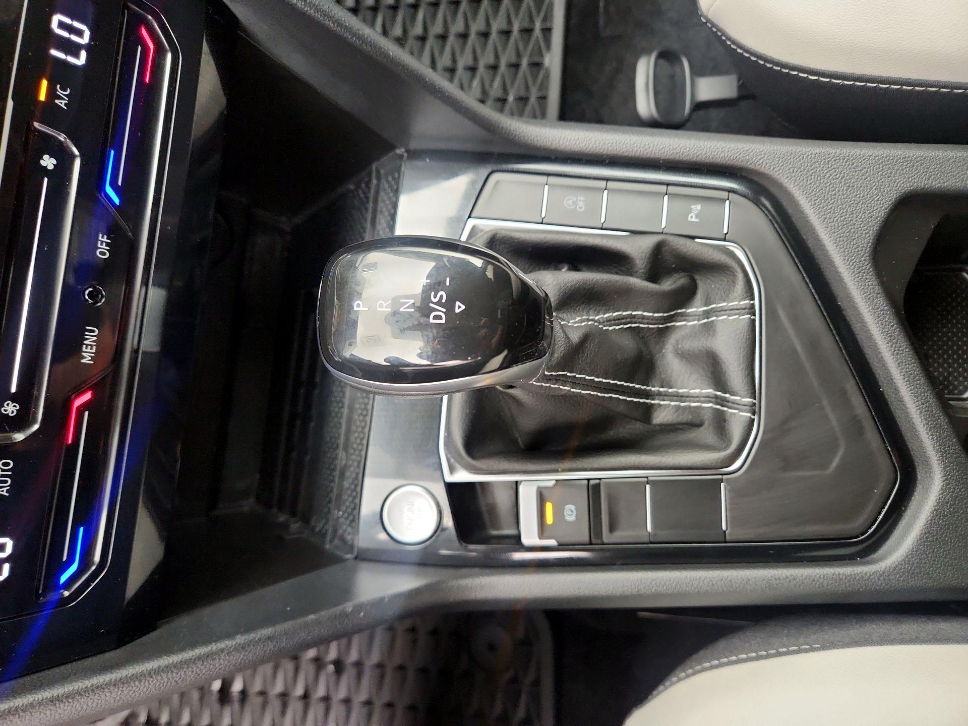 Thumbnail: 2025 Volkswagen Taos - 17