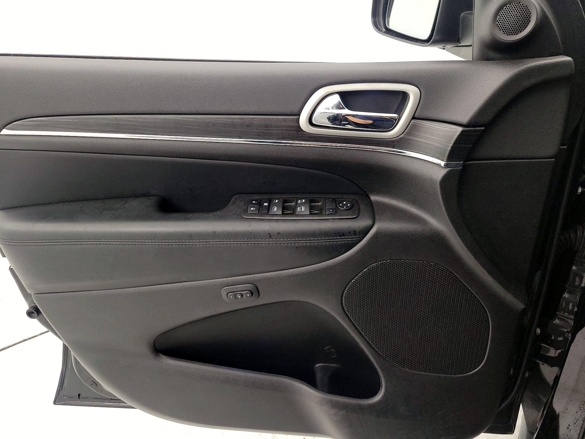 Thumbnail: 2022 Jeep Grand Cherokee - 12