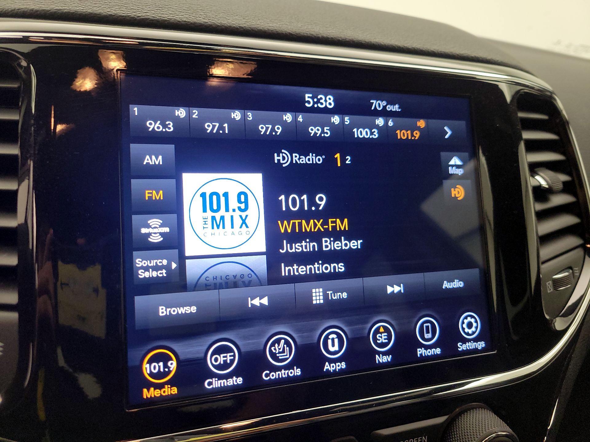 Thumbnail: 2022 Jeep Grand Cherokee - 16