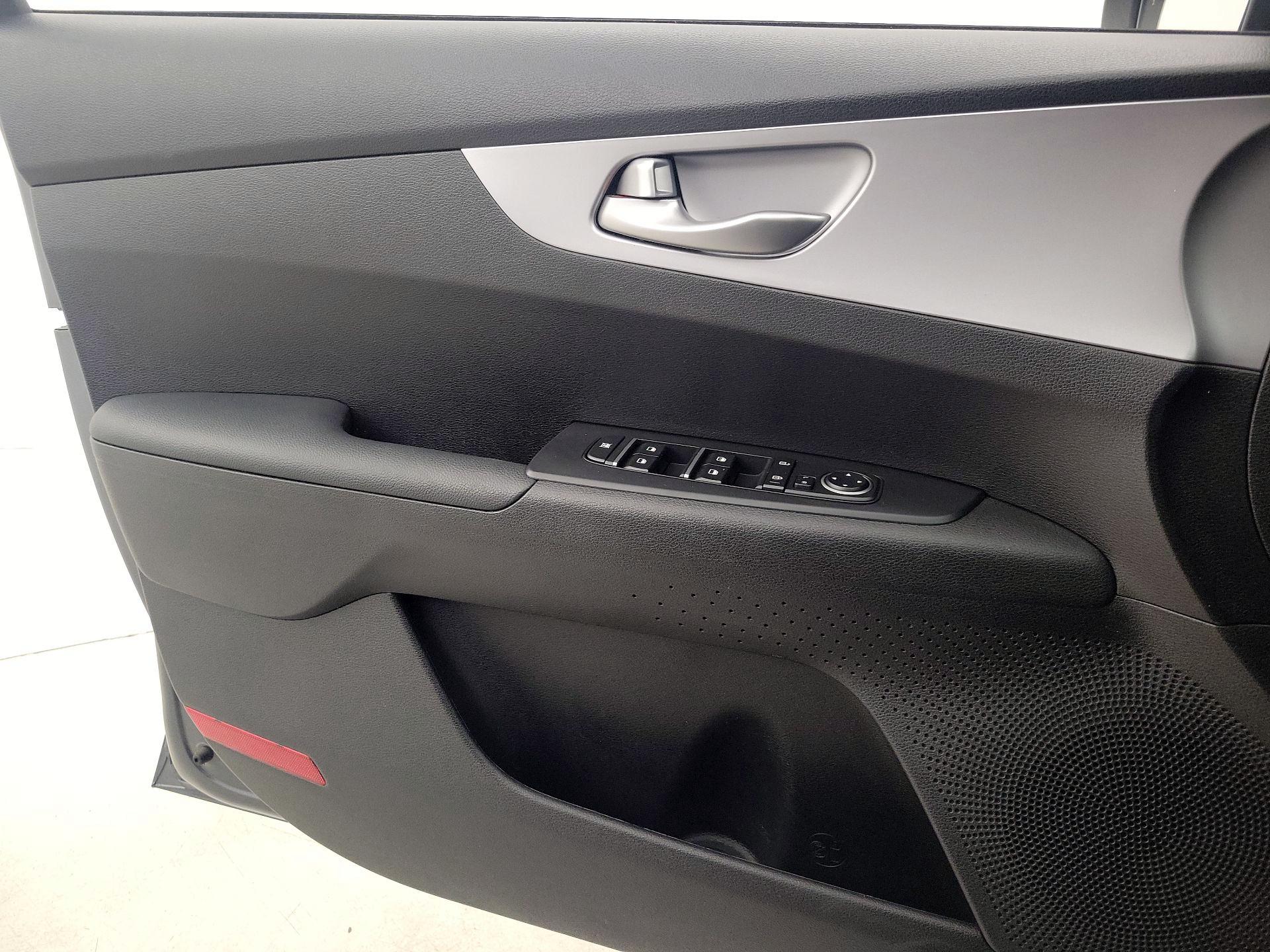 Thumbnail: 2023 Kia Forte - 12