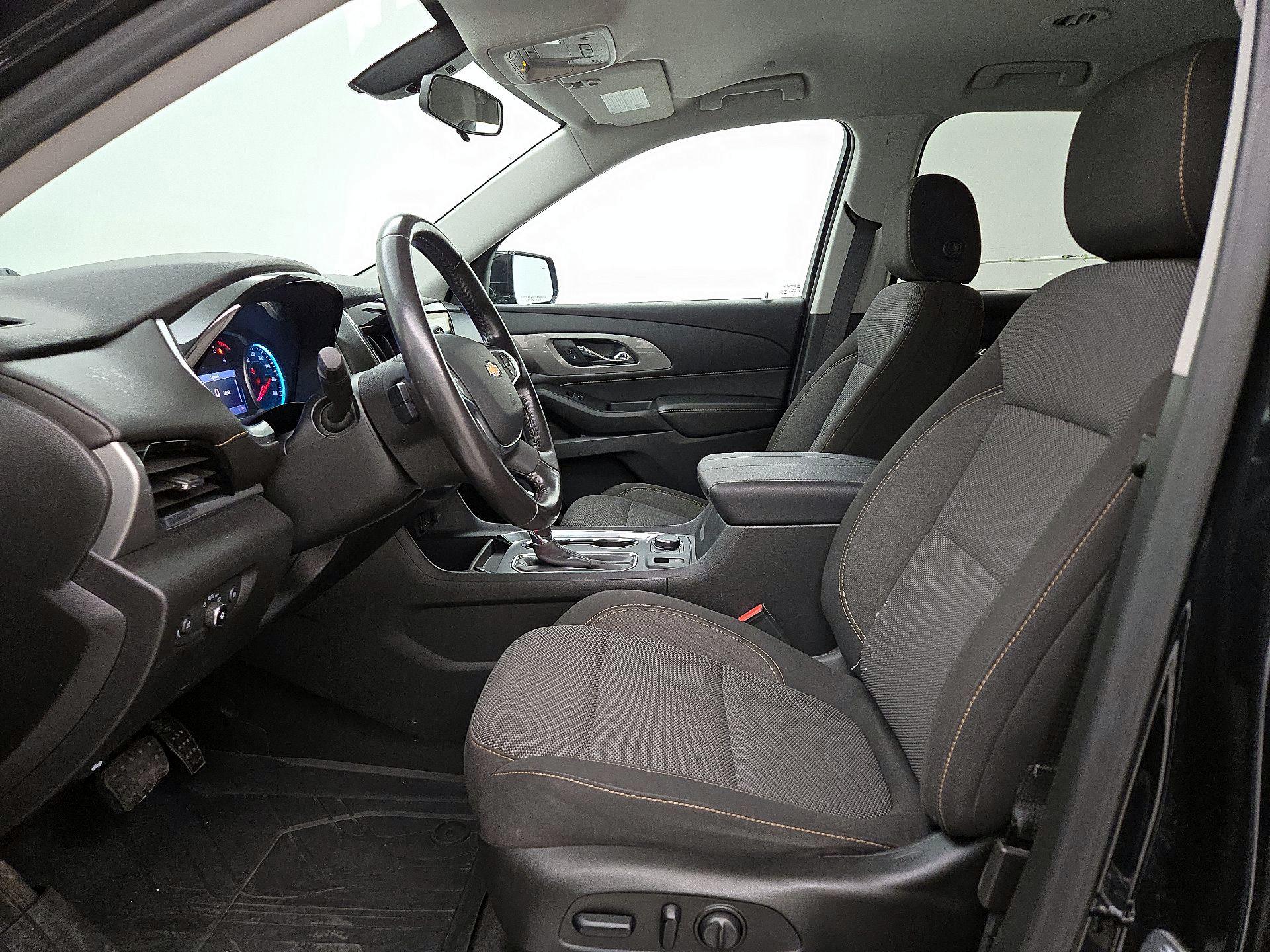 Thumbnail: 2020 Chevrolet Traverse - 11