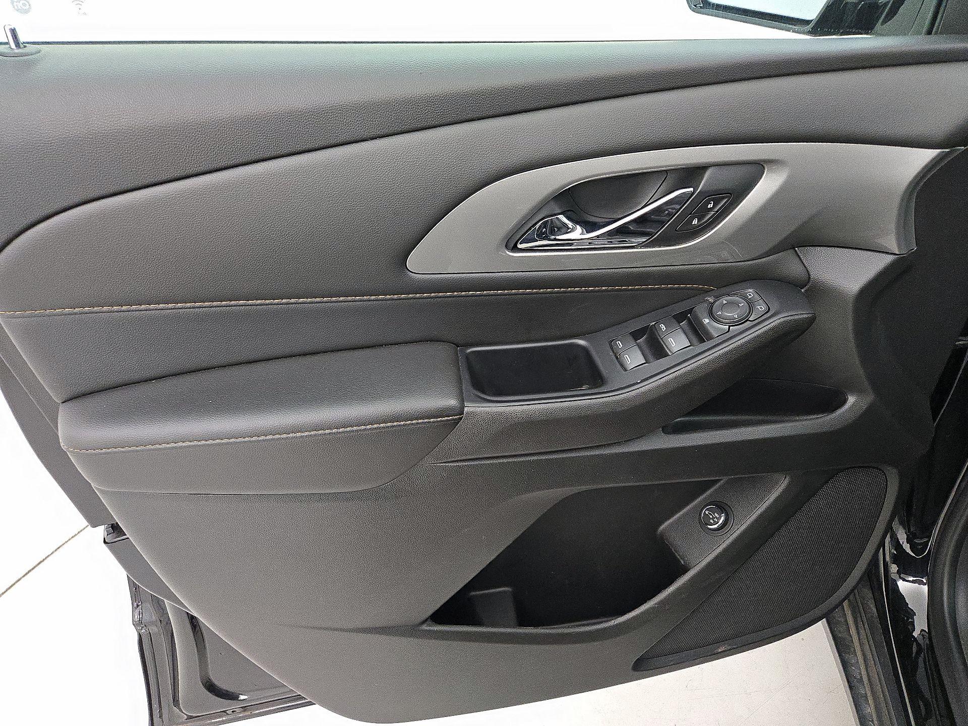 Thumbnail: 2020 Chevrolet Traverse - 12