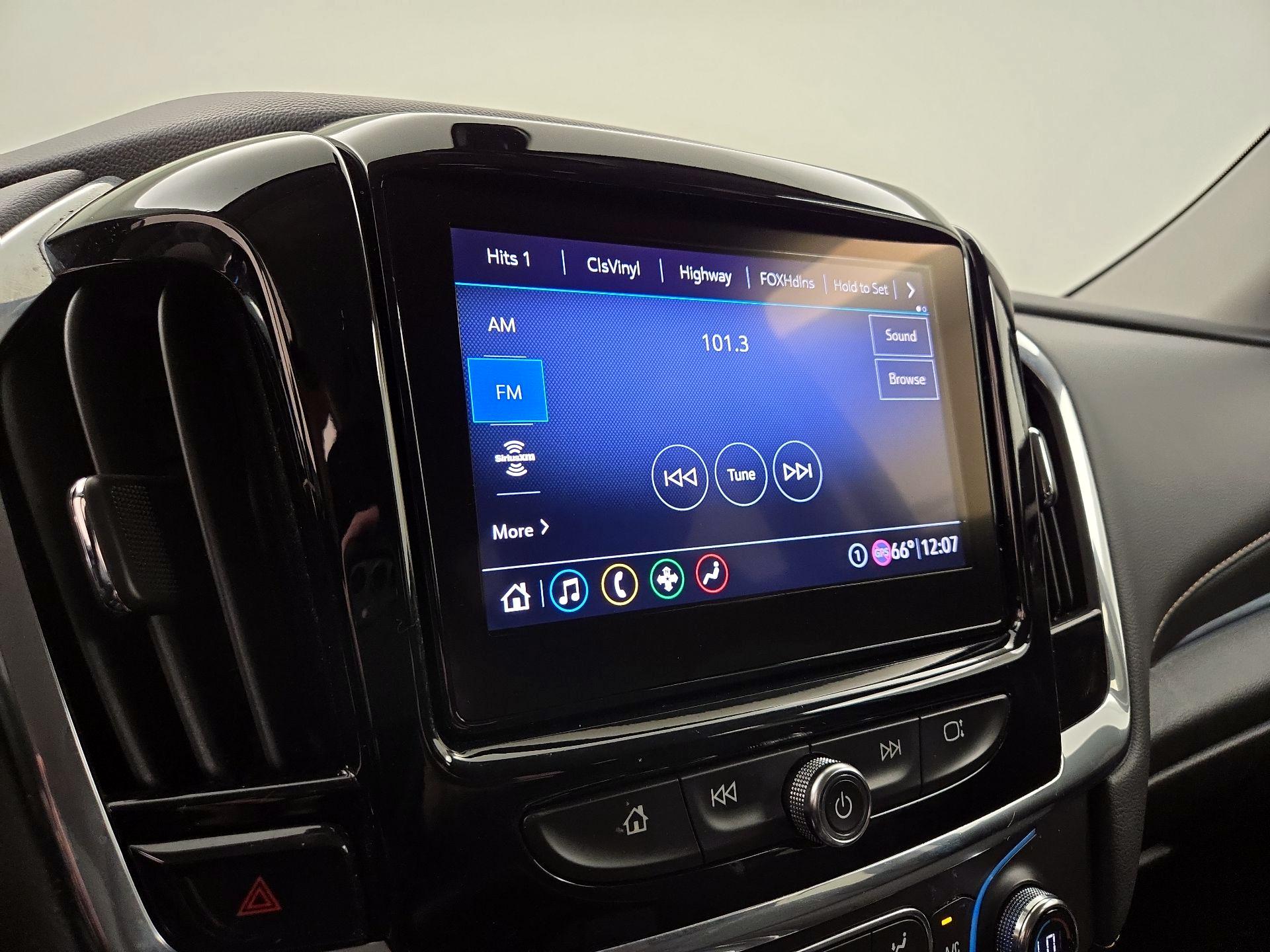 Thumbnail: 2020 Chevrolet Traverse - 15