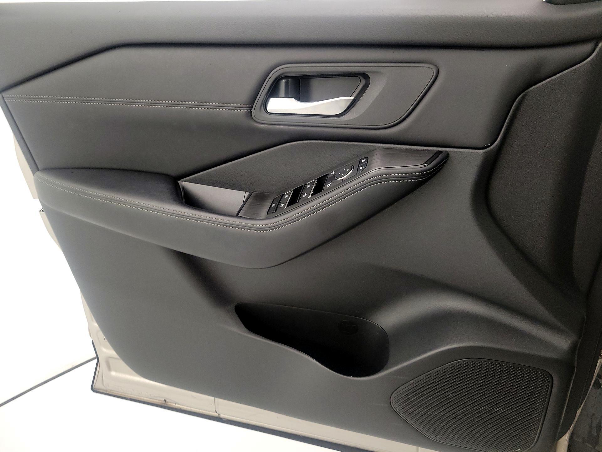 Thumbnail: 2024 Nissan Rogue - 12