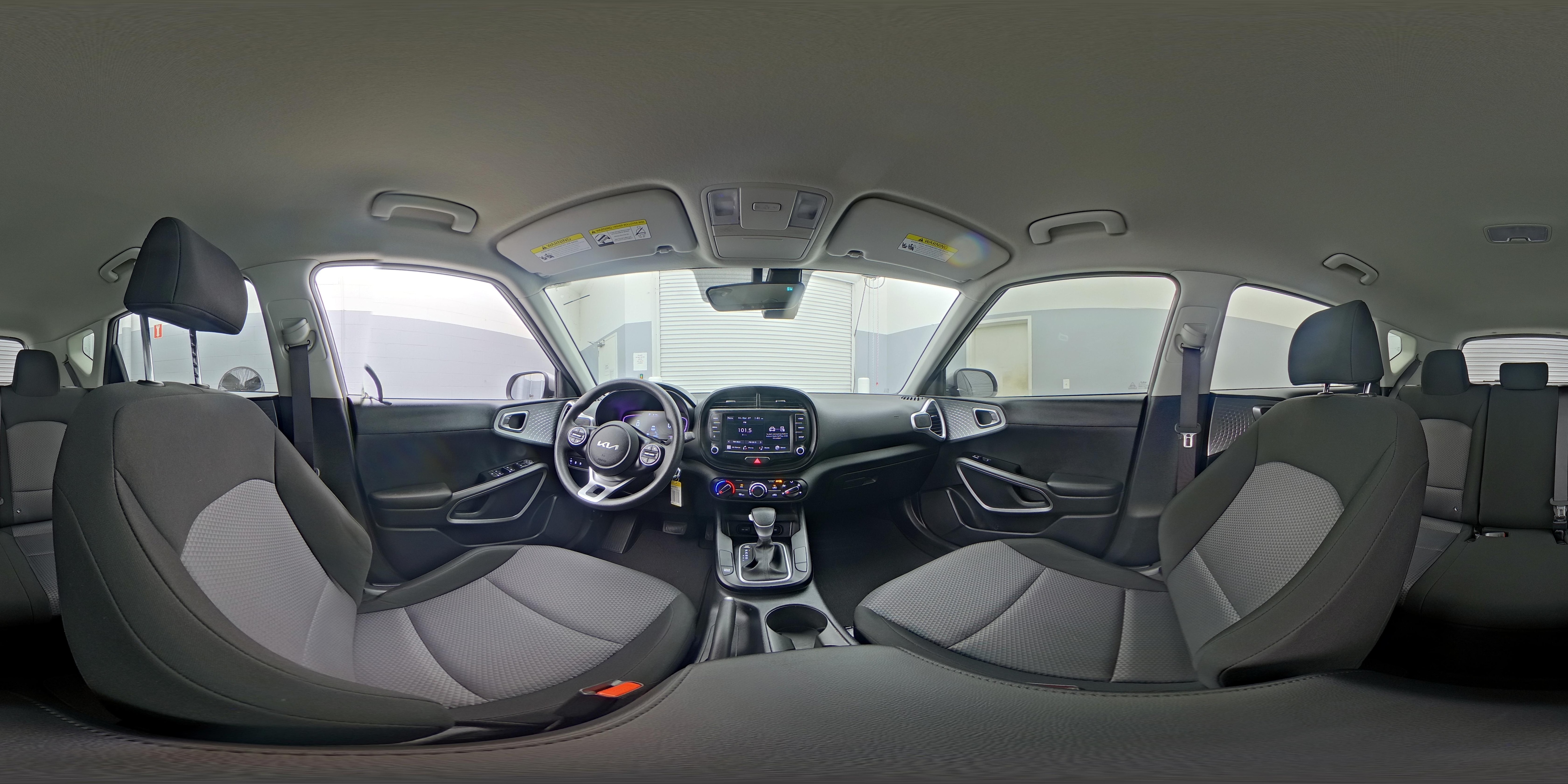 2023 Kia Soul LX - Photo 24