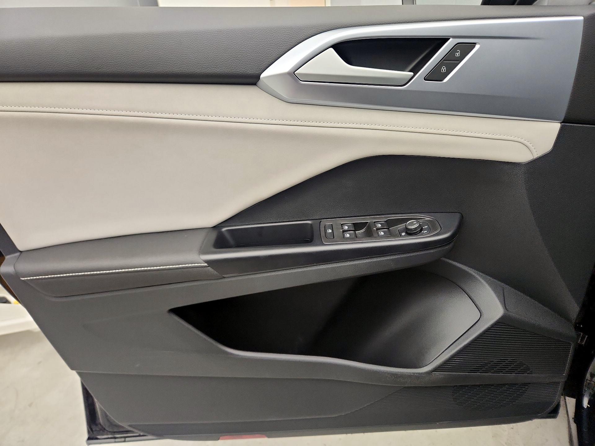 Thumbnail: 2025 Volkswagen Taos - 12