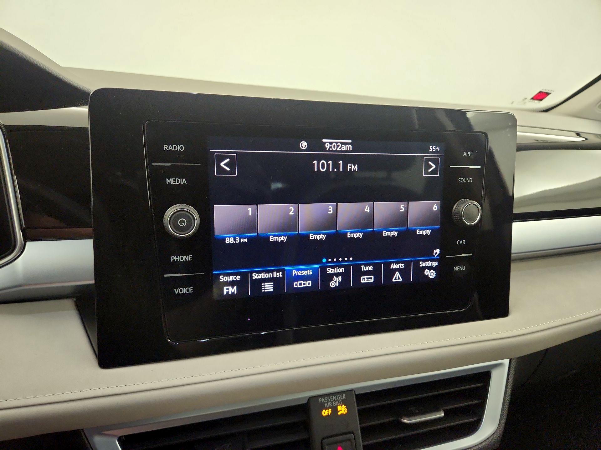 Thumbnail: 2025 Volkswagen Taos - 15