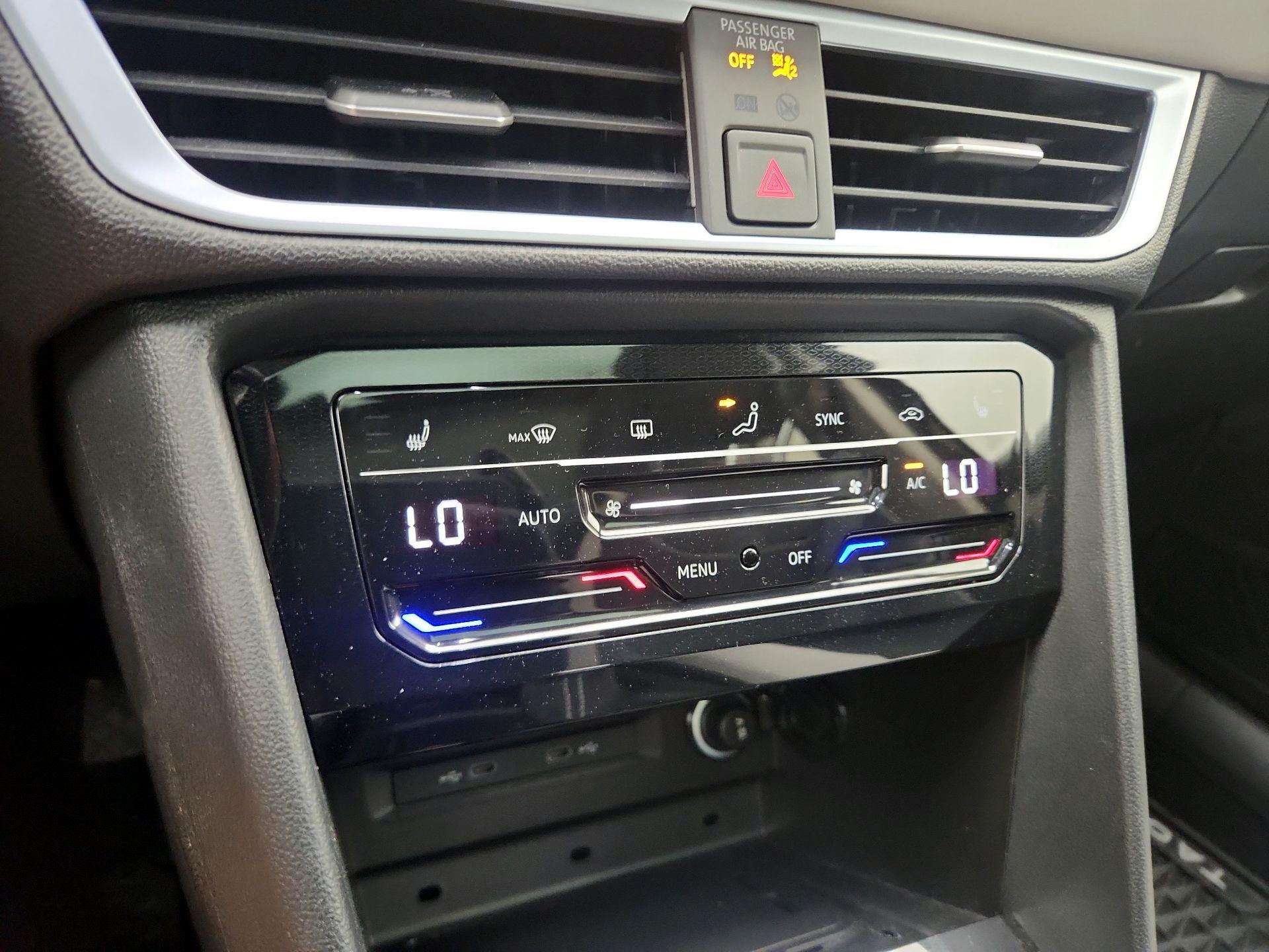 Thumbnail: 2025 Volkswagen Taos - 16