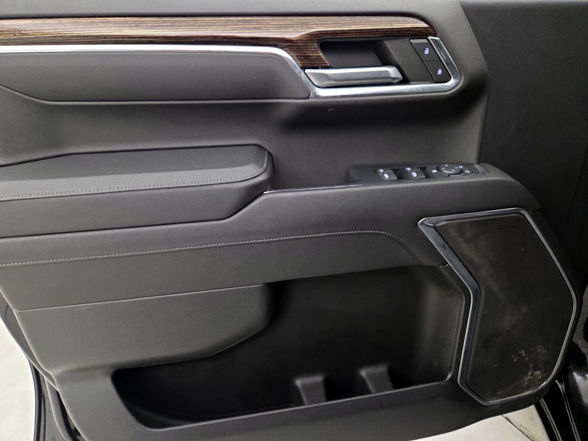 Thumbnail: 2023 GMC Sierra 1500 - 12