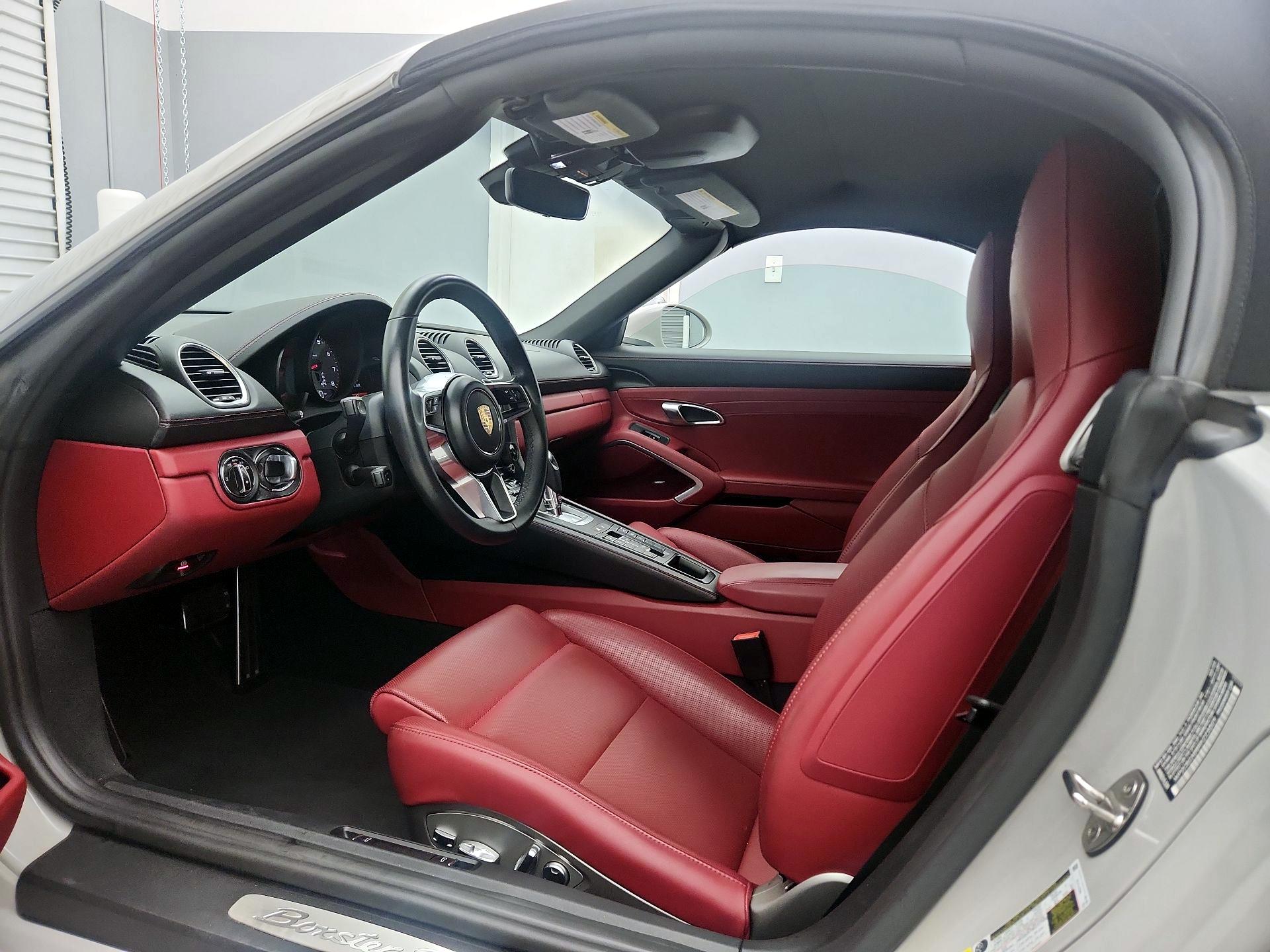 Thumbnail: 2024 Porsche 718 Boxster - 11