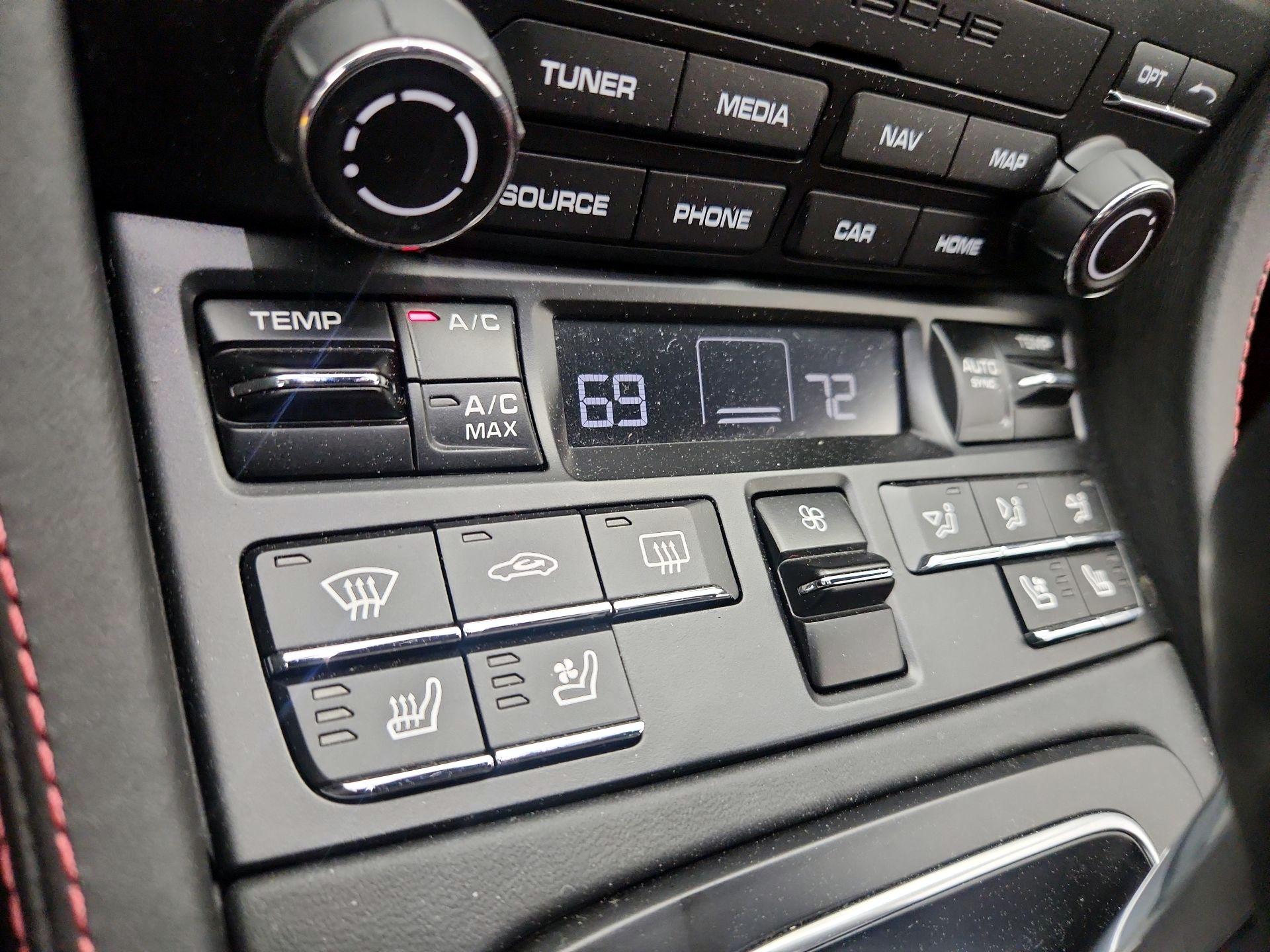 Thumbnail: 2024 Porsche 718 Boxster - 16