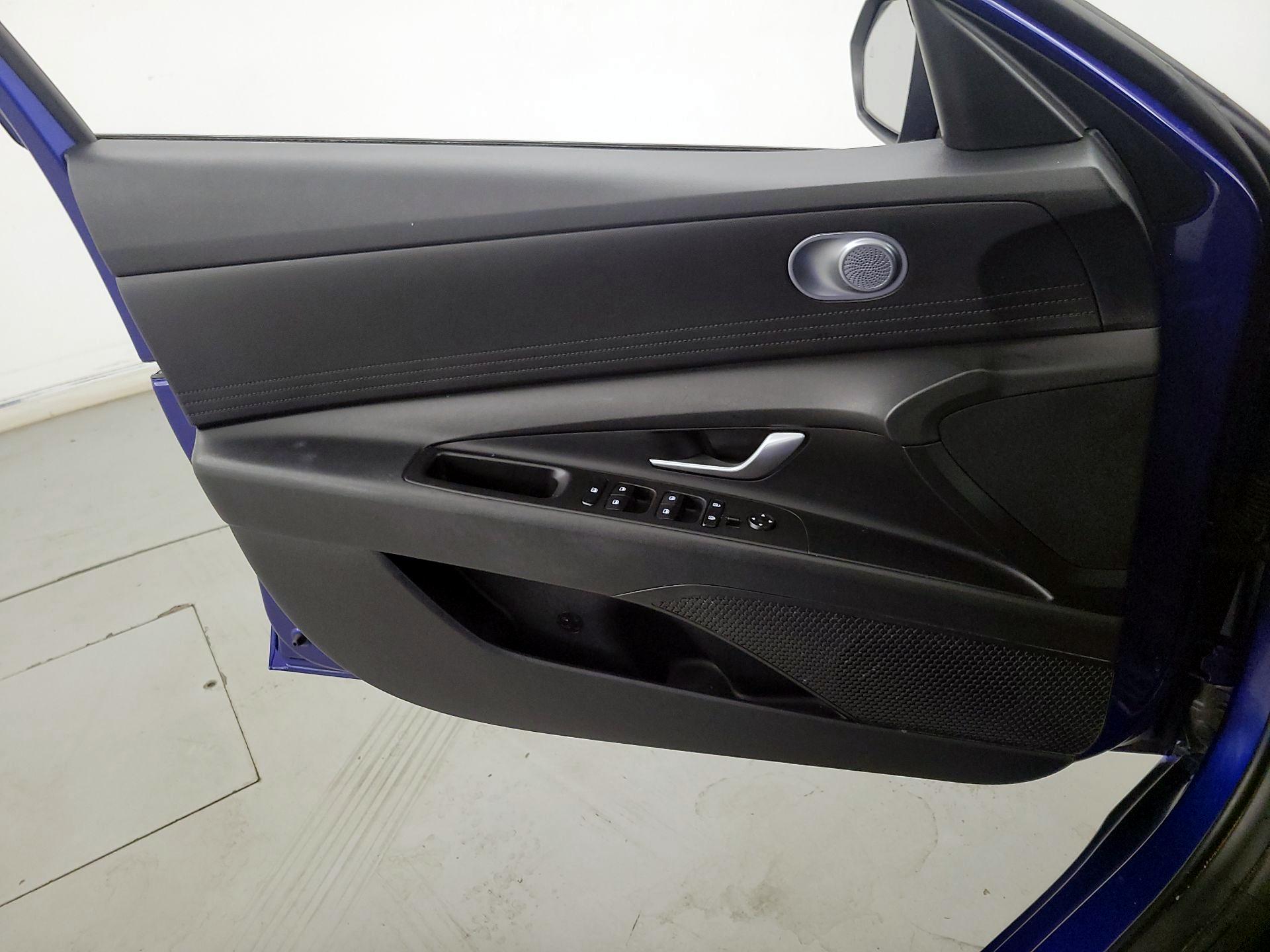 Thumbnail: 2023 Hyundai Elantra - 12