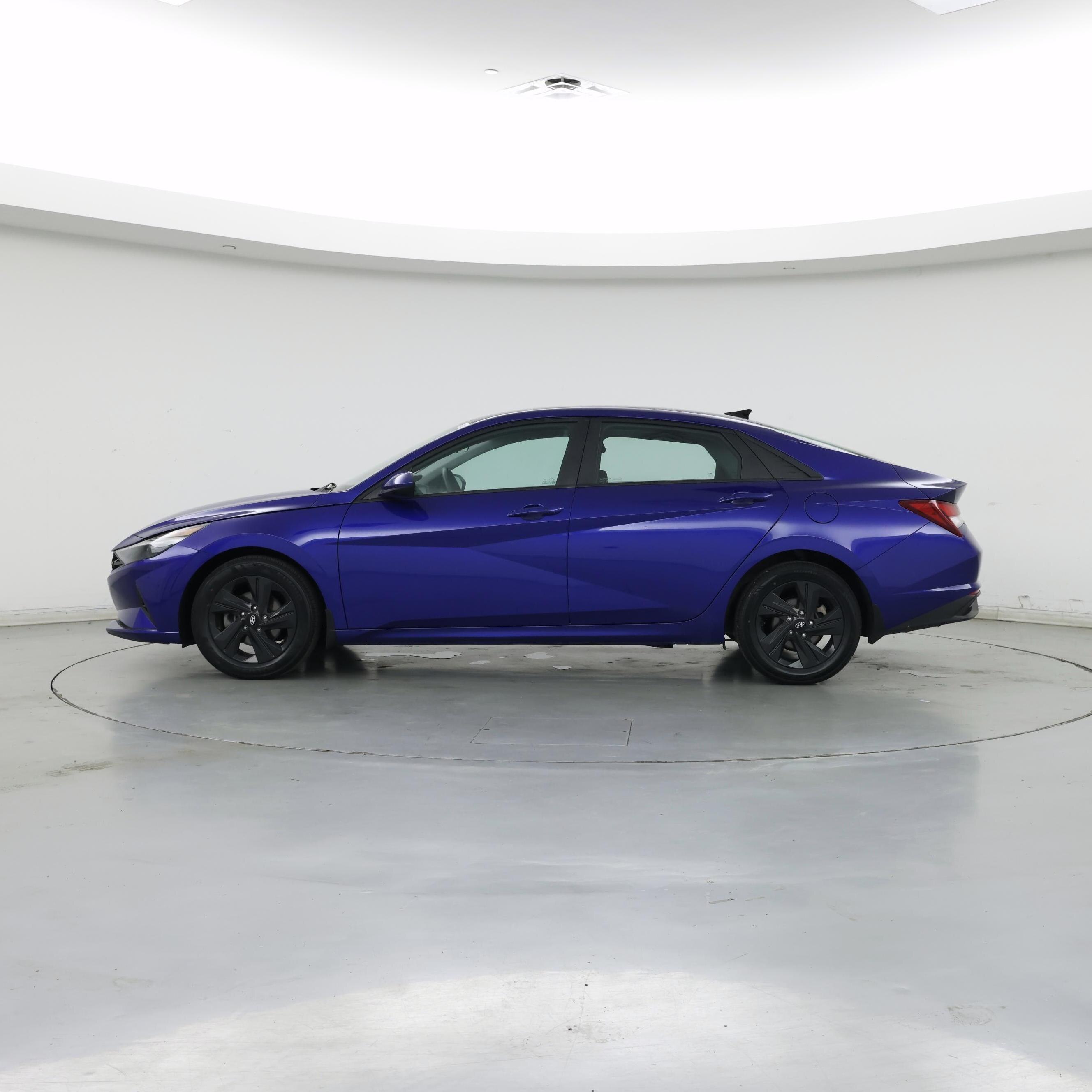 Thumbnail: 2023 Hyundai Elantra - 3