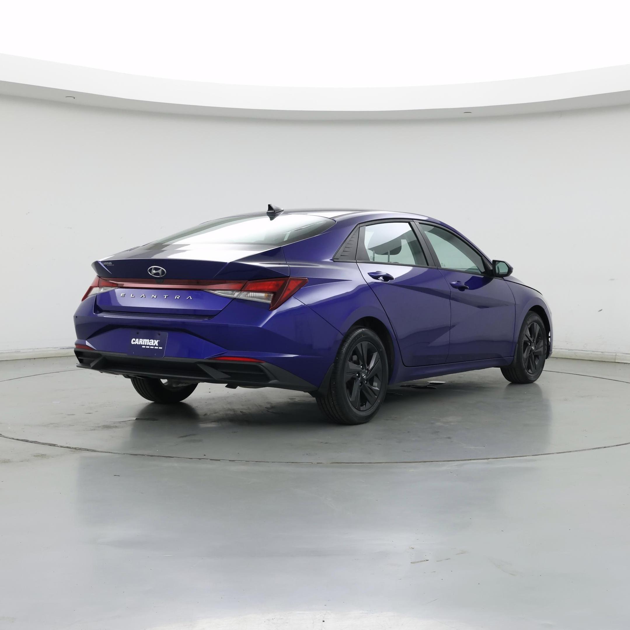 Thumbnail: 2023 Hyundai Elantra - 8