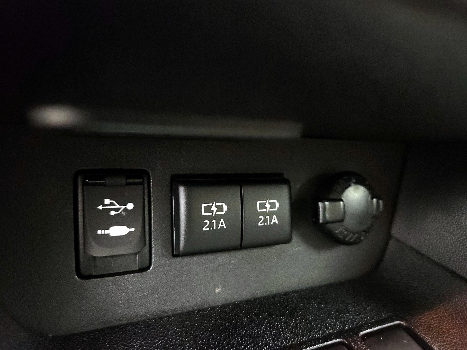 Thumbnail: 2017 Toyota Highlander - 19