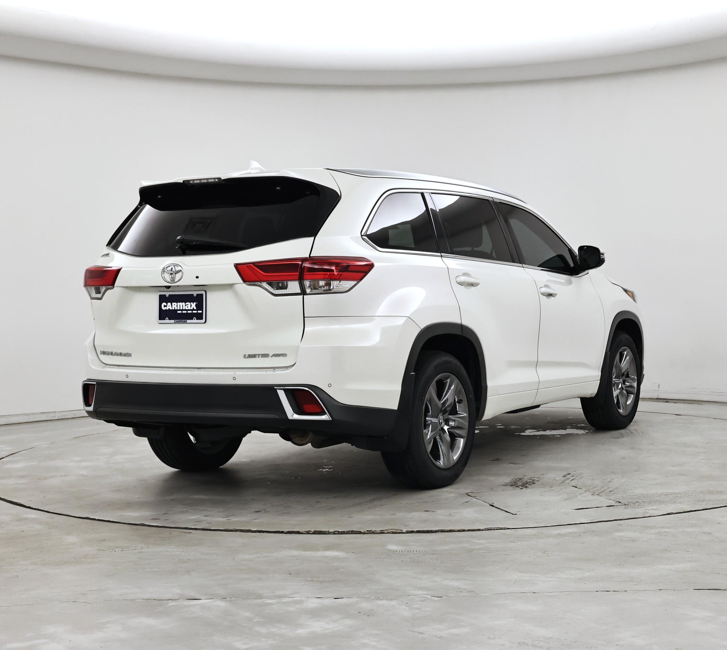 Thumbnail: 2017 Toyota Highlander - 8