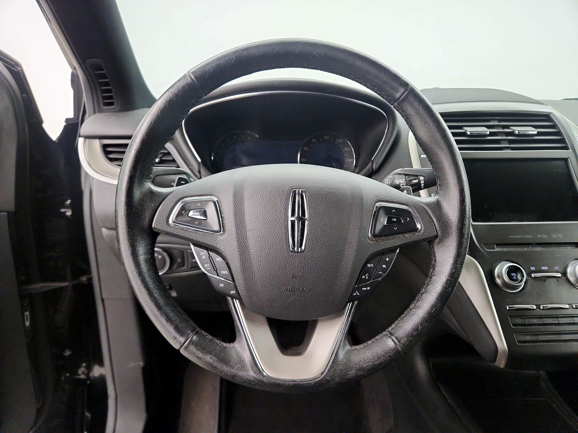 Thumbnail: 2017 Lincoln MKC - 10