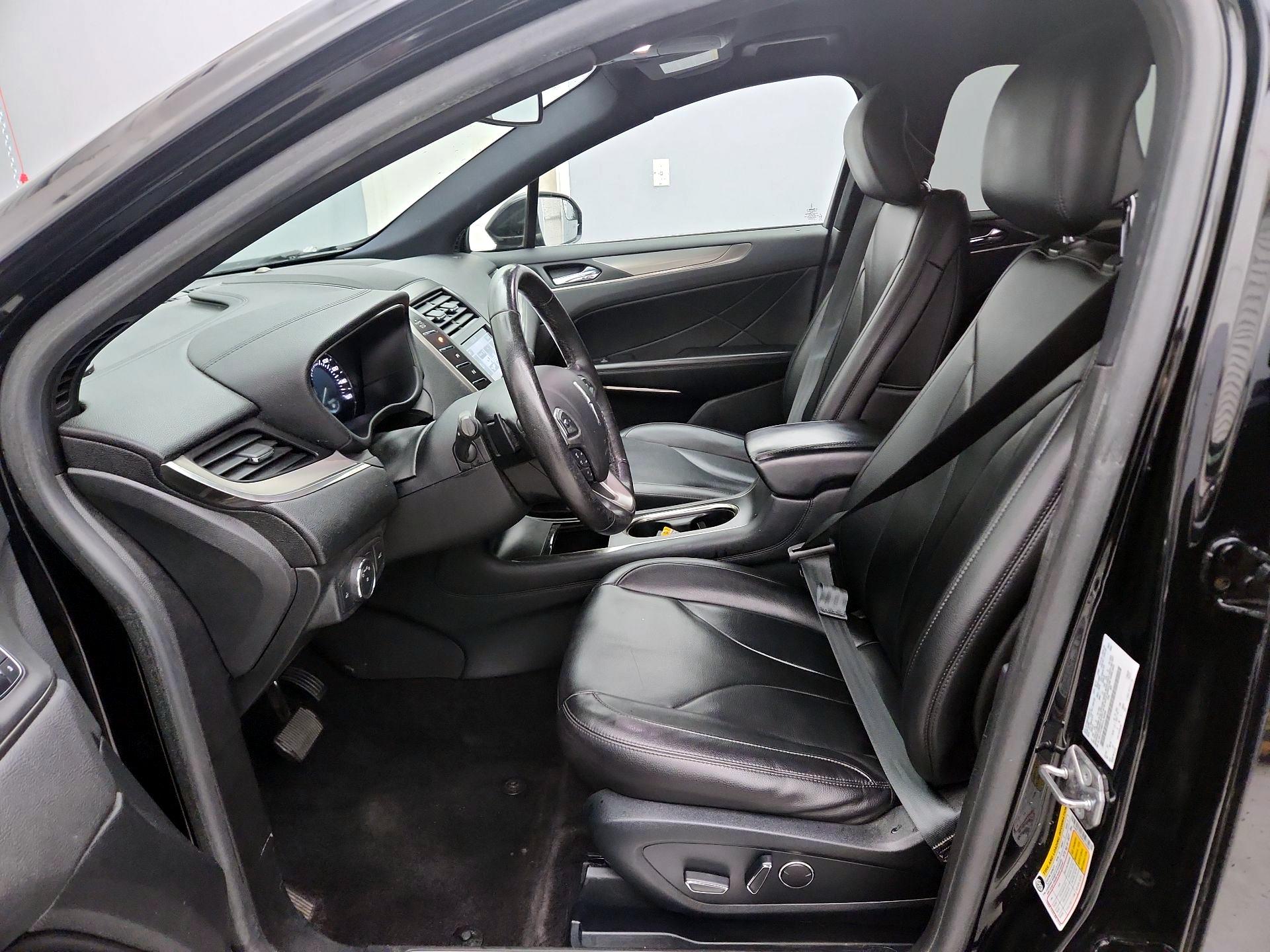 Thumbnail: 2017 Lincoln MKC - 11