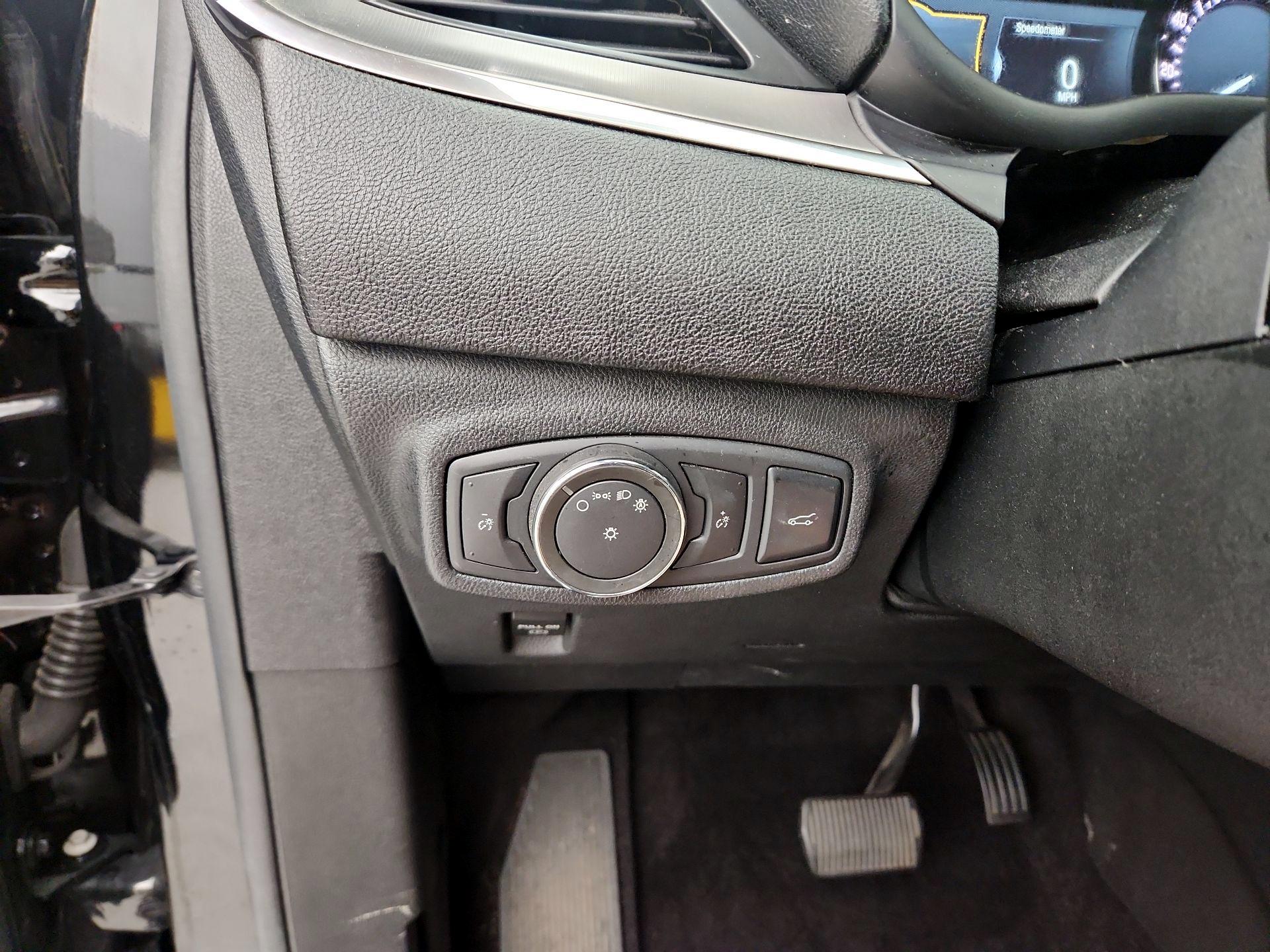 Thumbnail: 2017 Lincoln MKC - 13