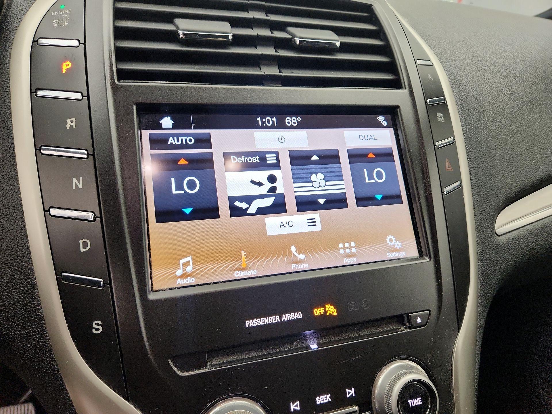 Thumbnail: 2017 Lincoln MKC - 16