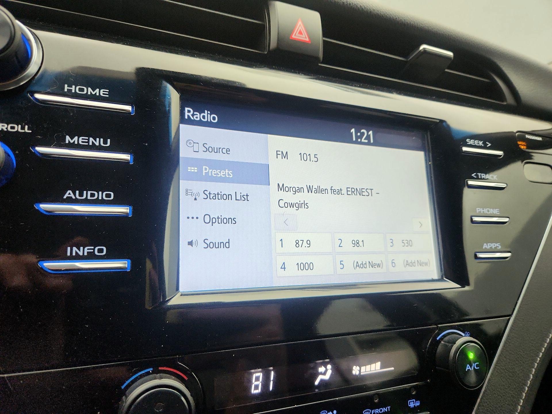 Thumbnail: 2018 Toyota Camry - 15