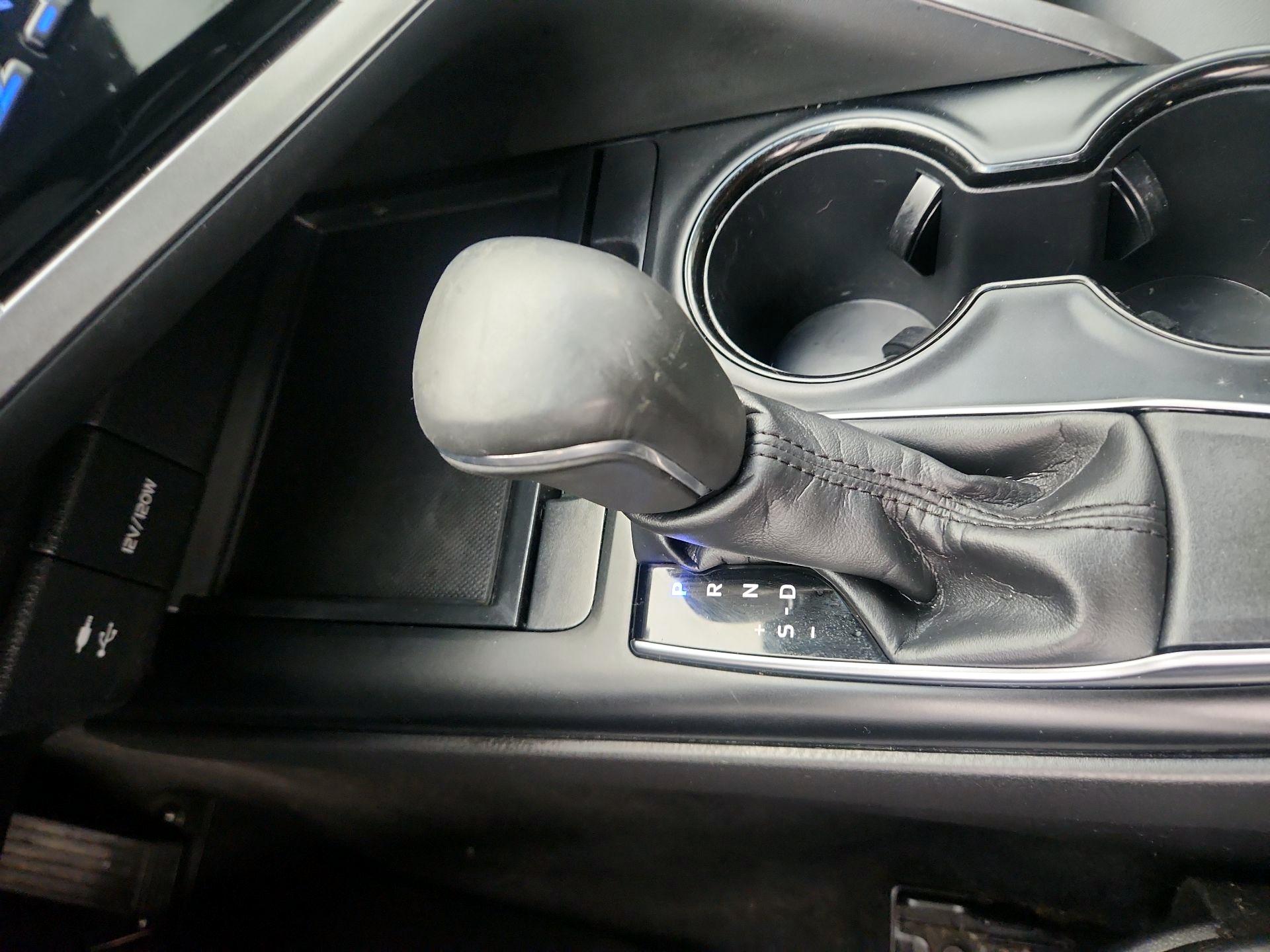 Thumbnail: 2018 Toyota Camry - 17