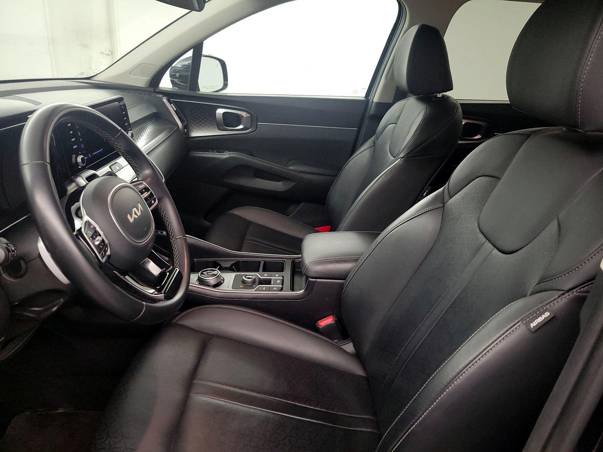 Thumbnail: 2023 Kia Sorento - 11