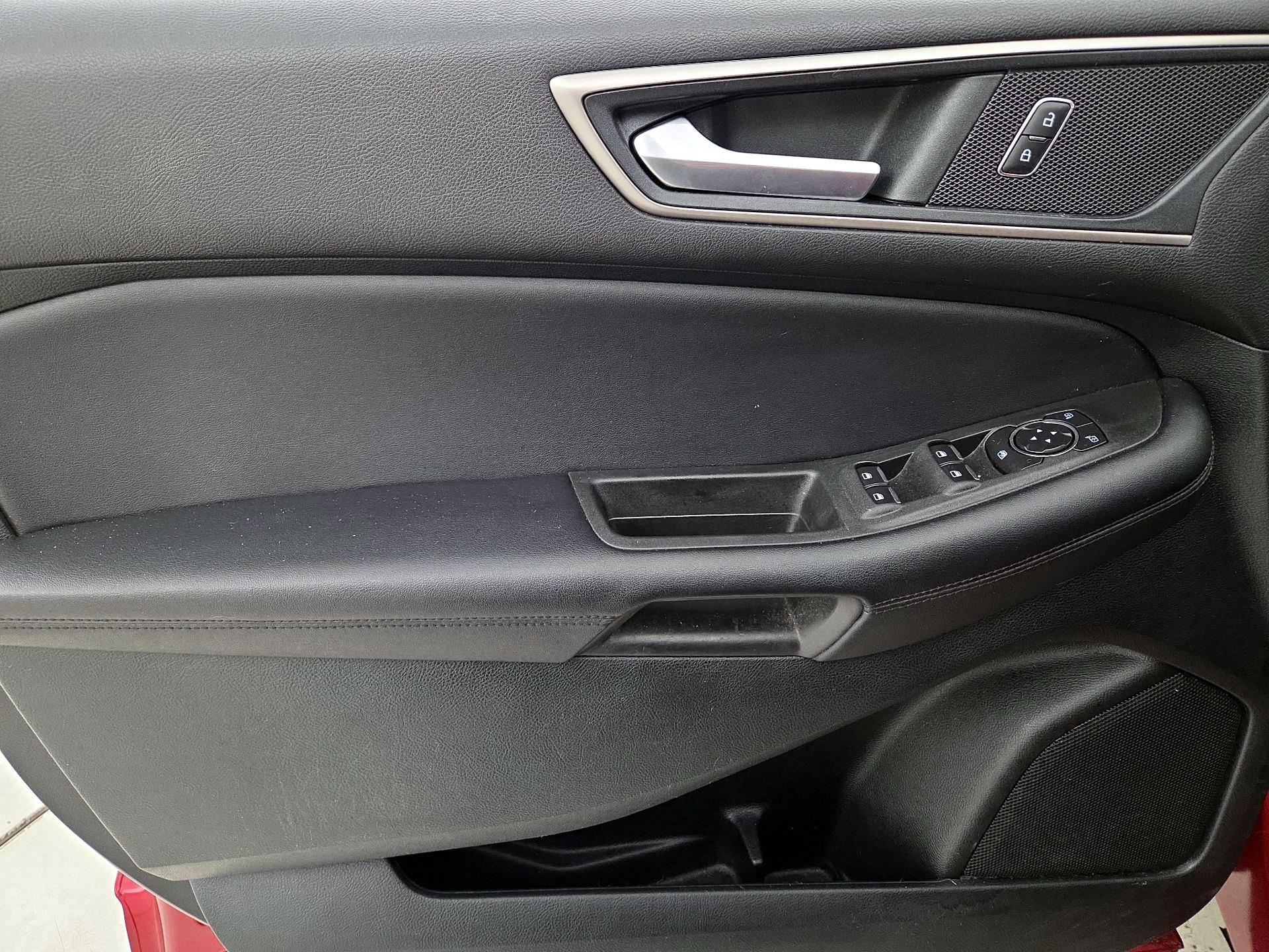 Thumbnail: 2022 Ford Edge - 12