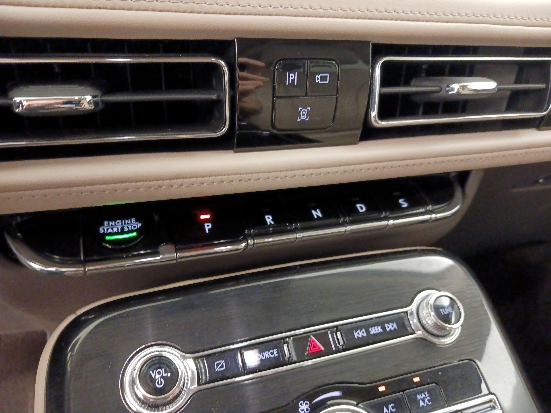 Thumbnail: 2023 Lincoln Nautilus - 18