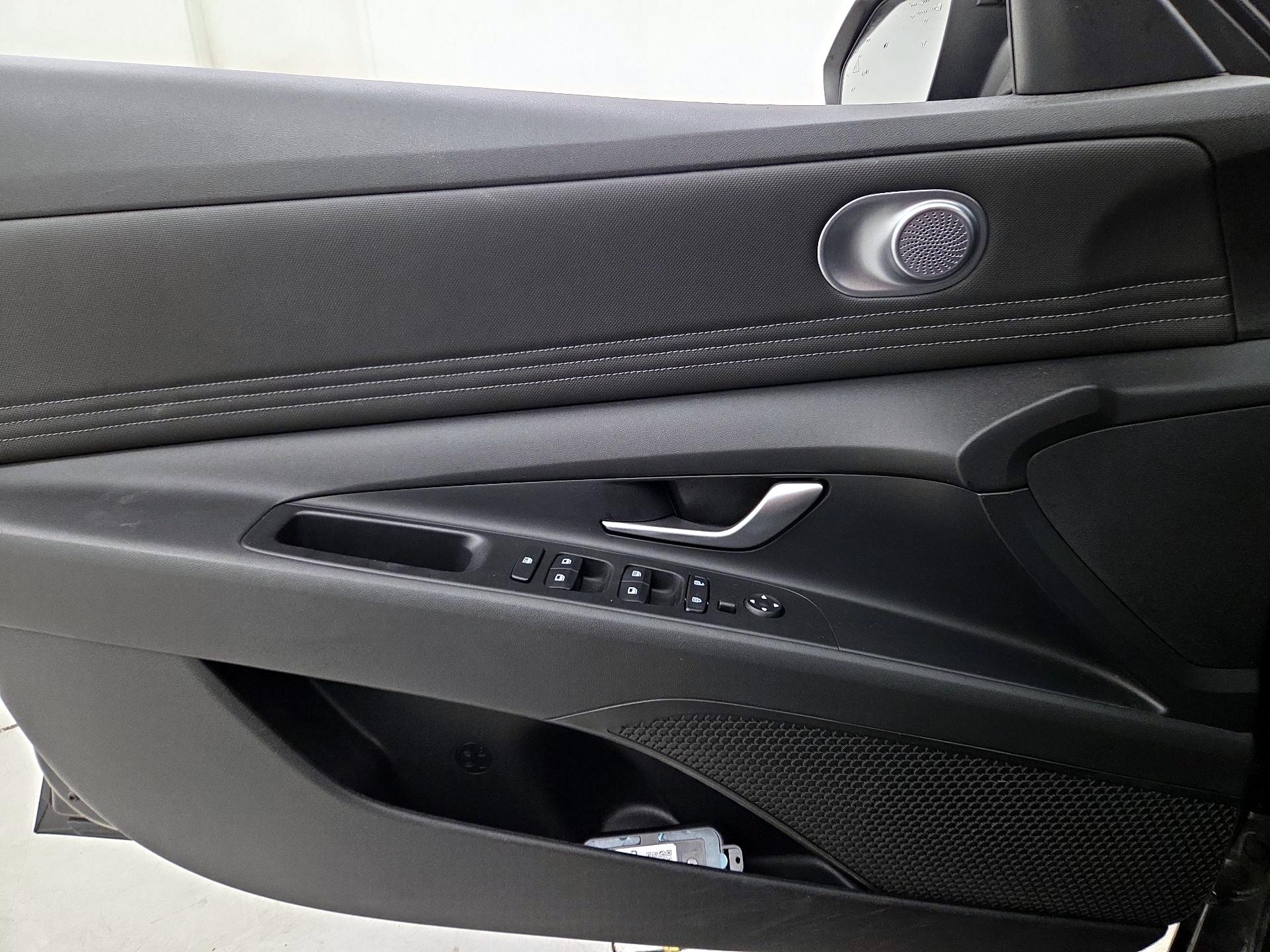 Thumbnail: 2023 Hyundai Elantra - 12