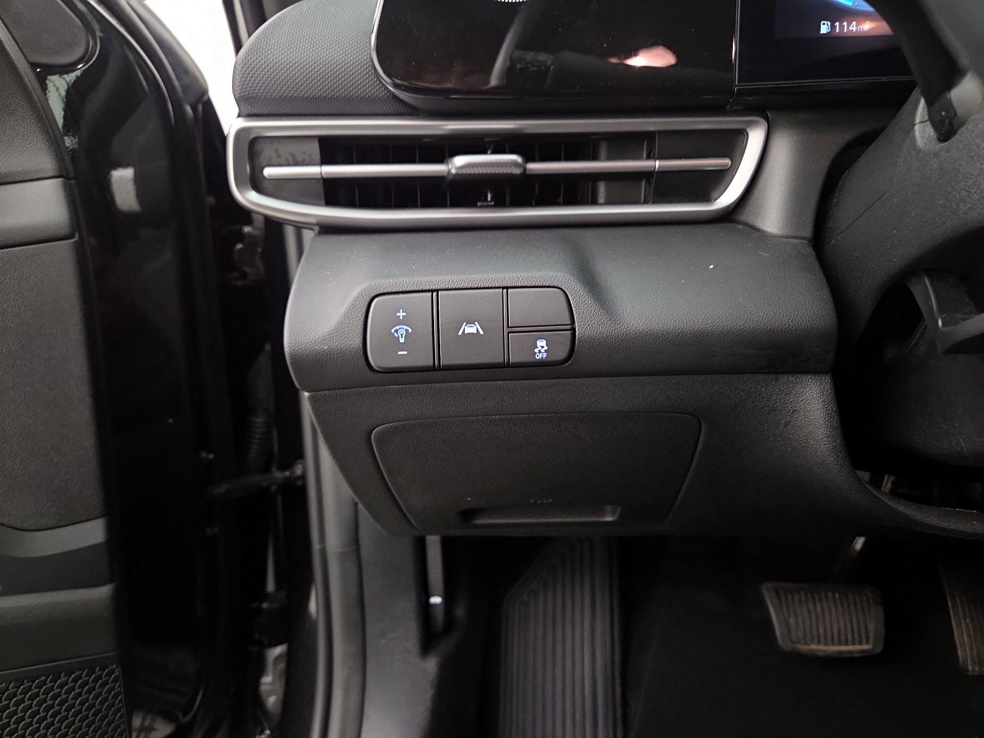 Thumbnail: 2023 Hyundai Elantra - 13