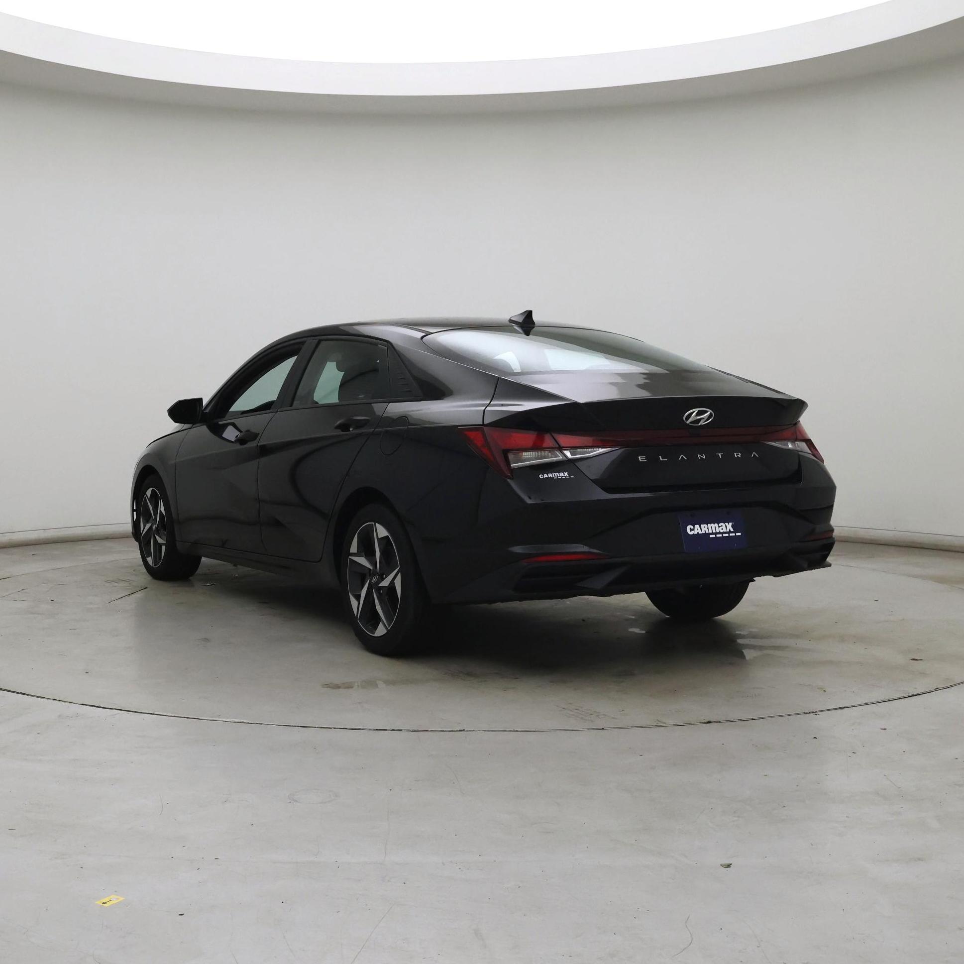 Thumbnail: 2023 Hyundai Elantra - 2