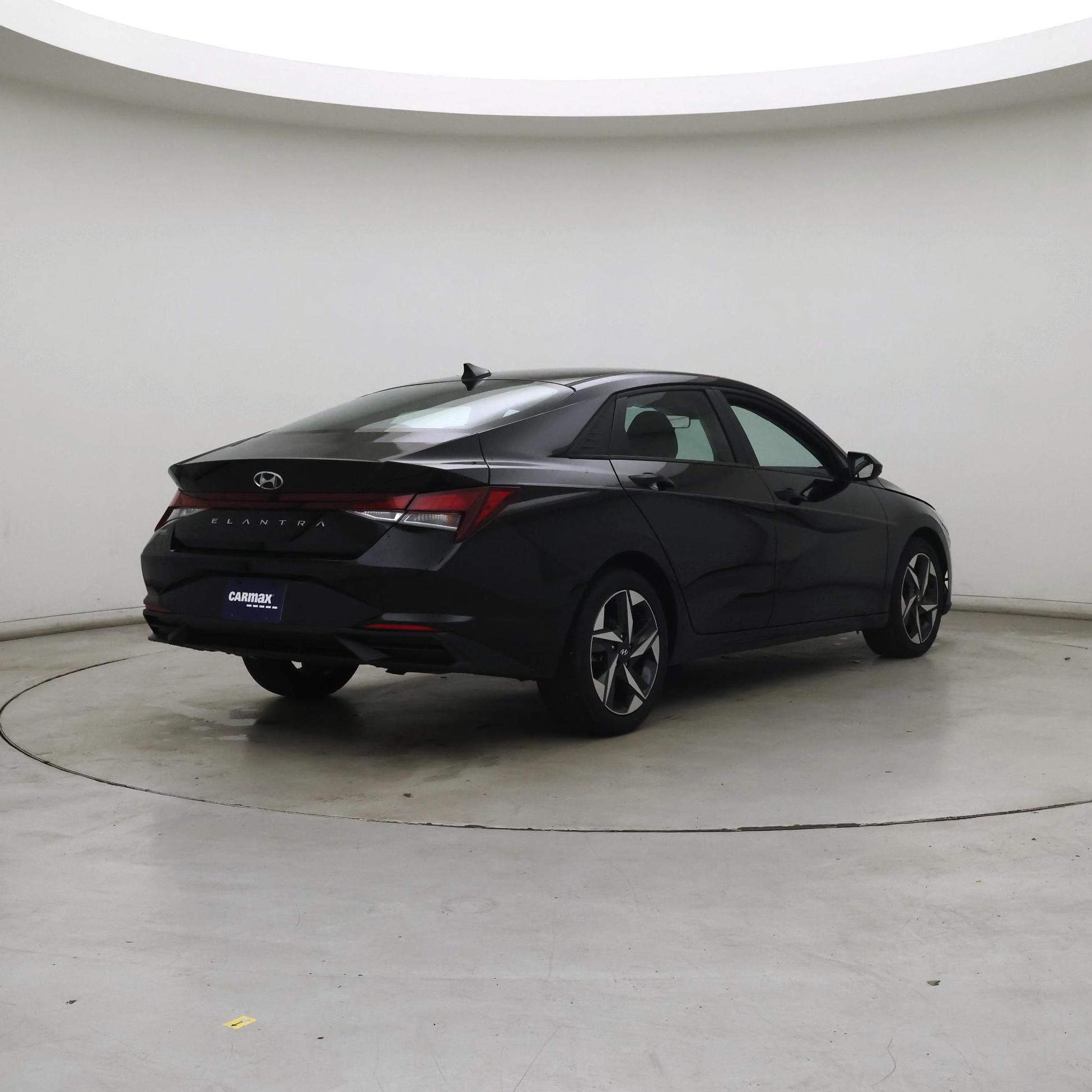 Thumbnail: 2023 Hyundai Elantra - 8