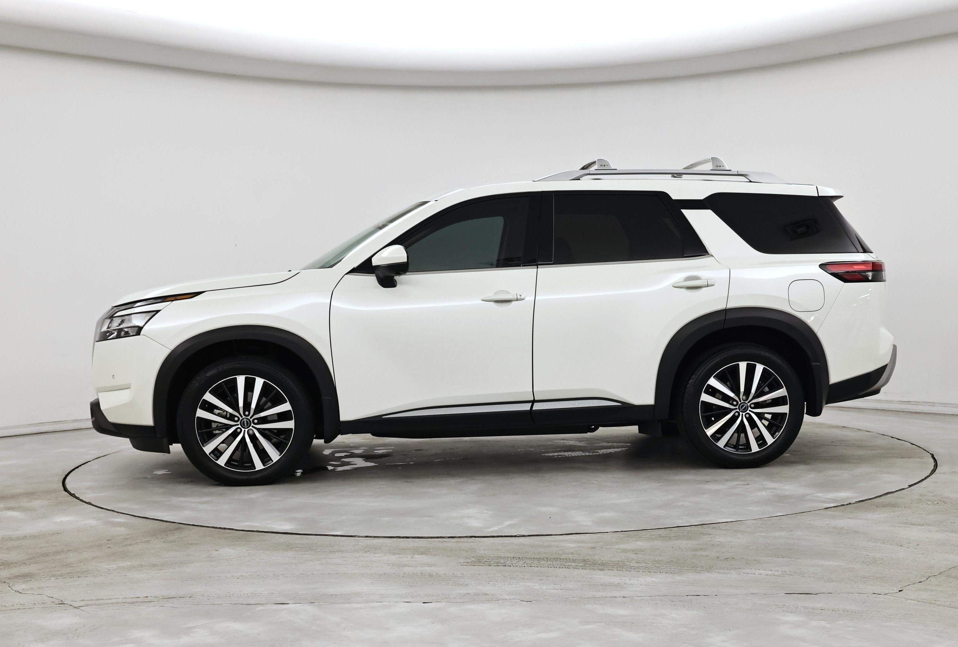 Thumbnail: 2024 Nissan Pathfinder - 3