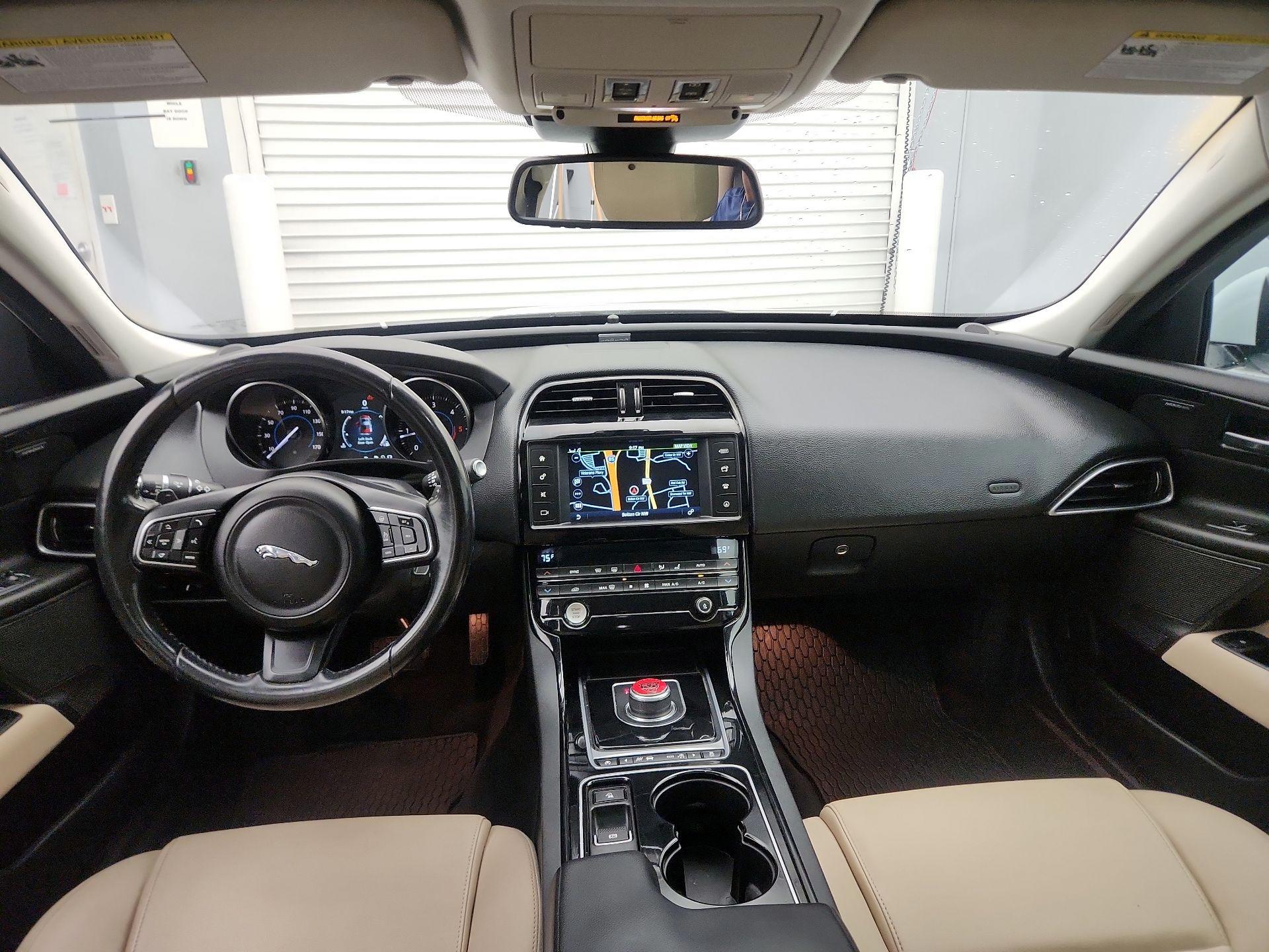 Thumbnail: 2017 Jaguar XE - 9