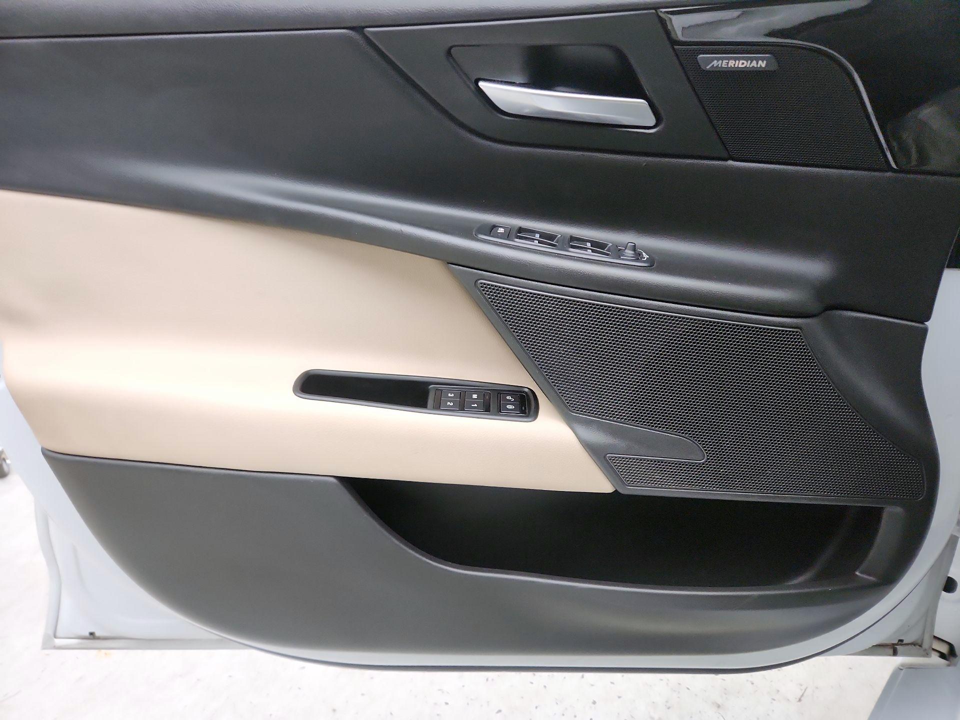 Thumbnail: 2017 Jaguar XE - 12