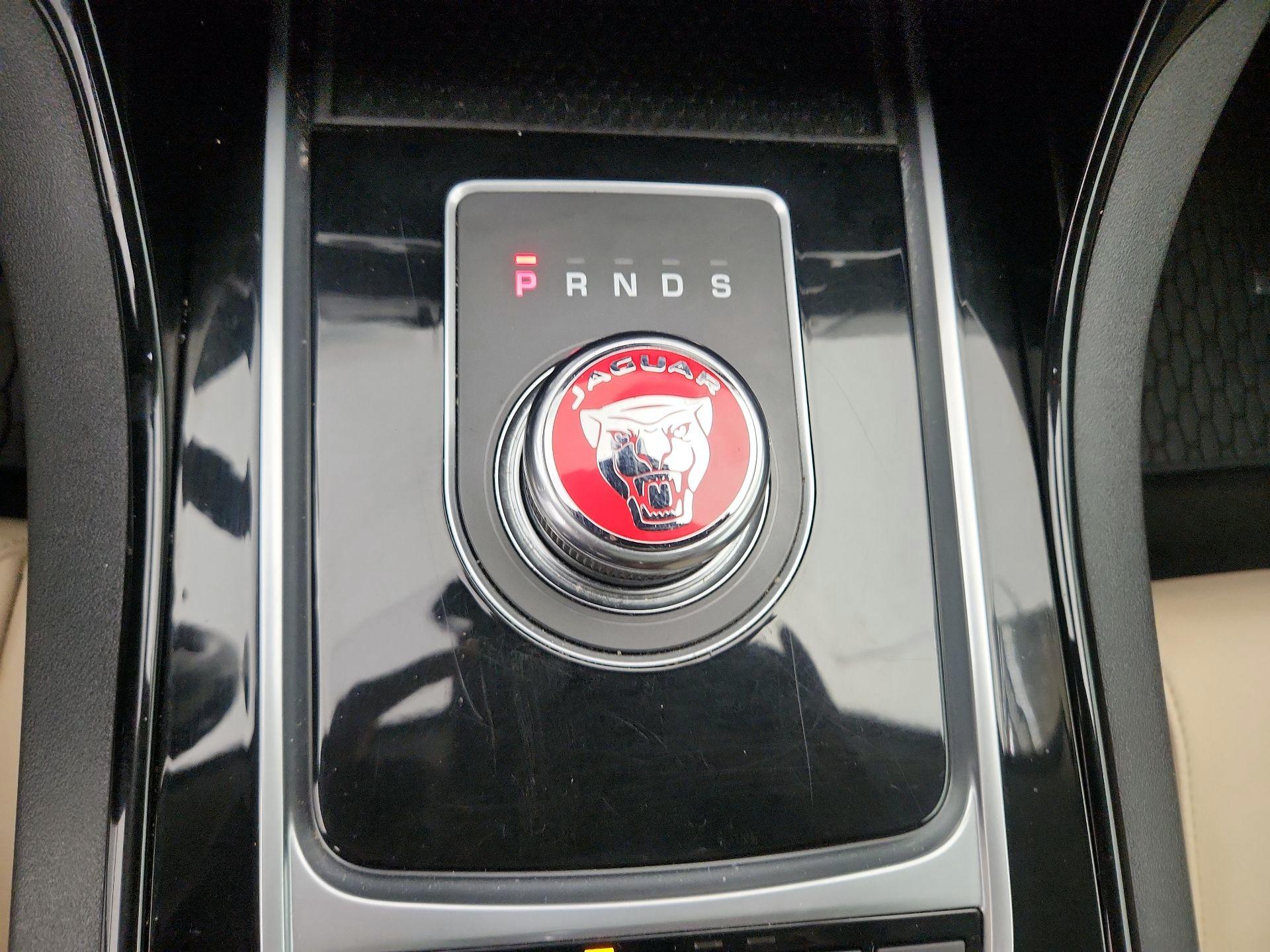 Thumbnail: 2017 Jaguar XE - 18